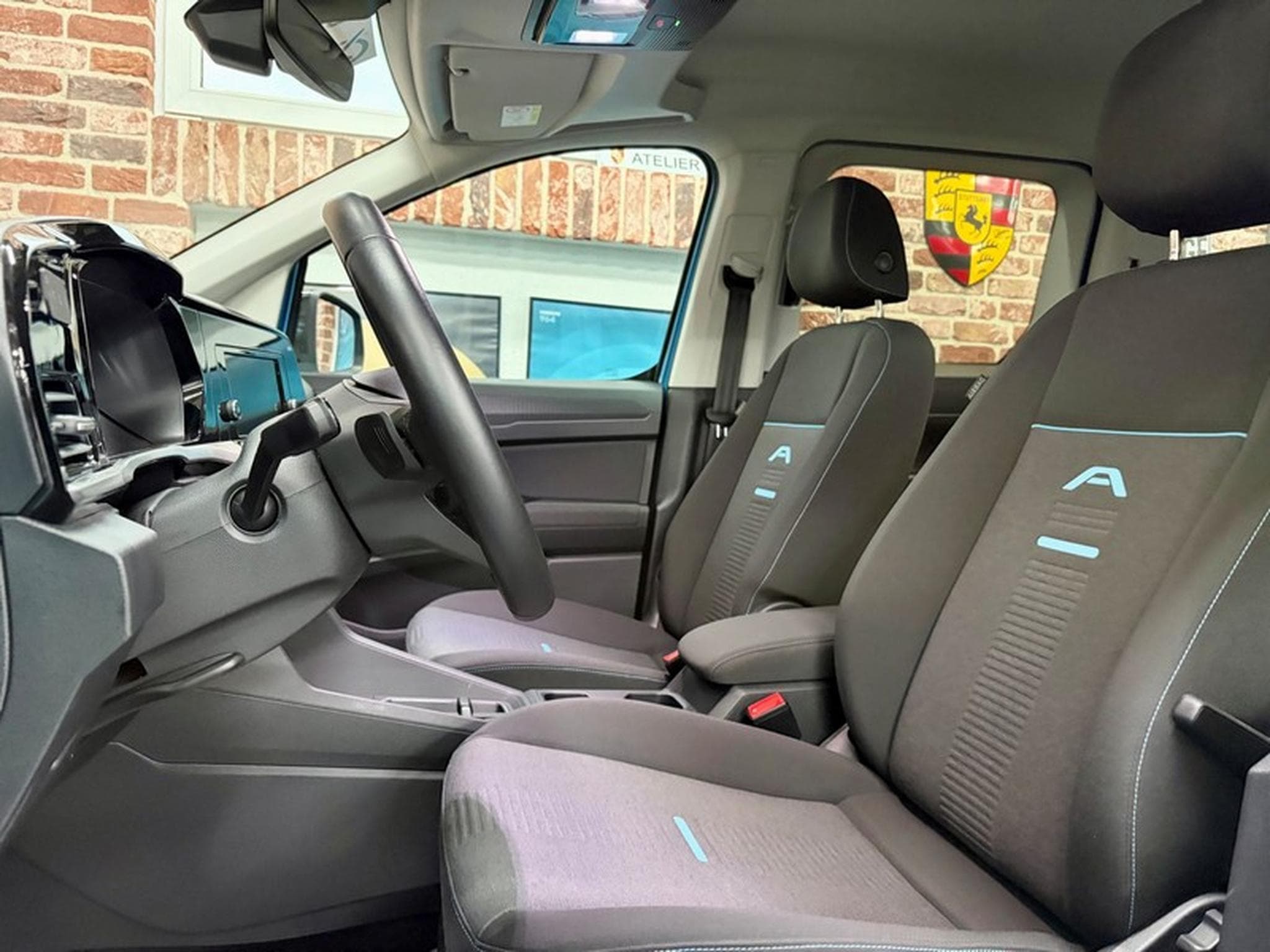 Ford Tourneo Tourneo Connect 2.0 TDCi 122cv Auto ACTIVE (2023) - Photo 5