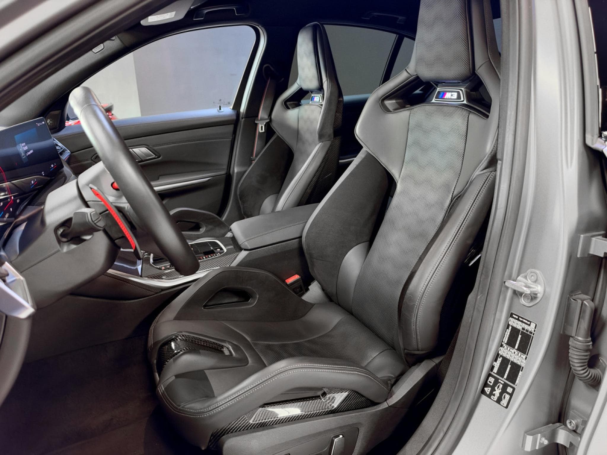 BMW M3 Competition xDrive Carbon seats (2024) - Photo 13