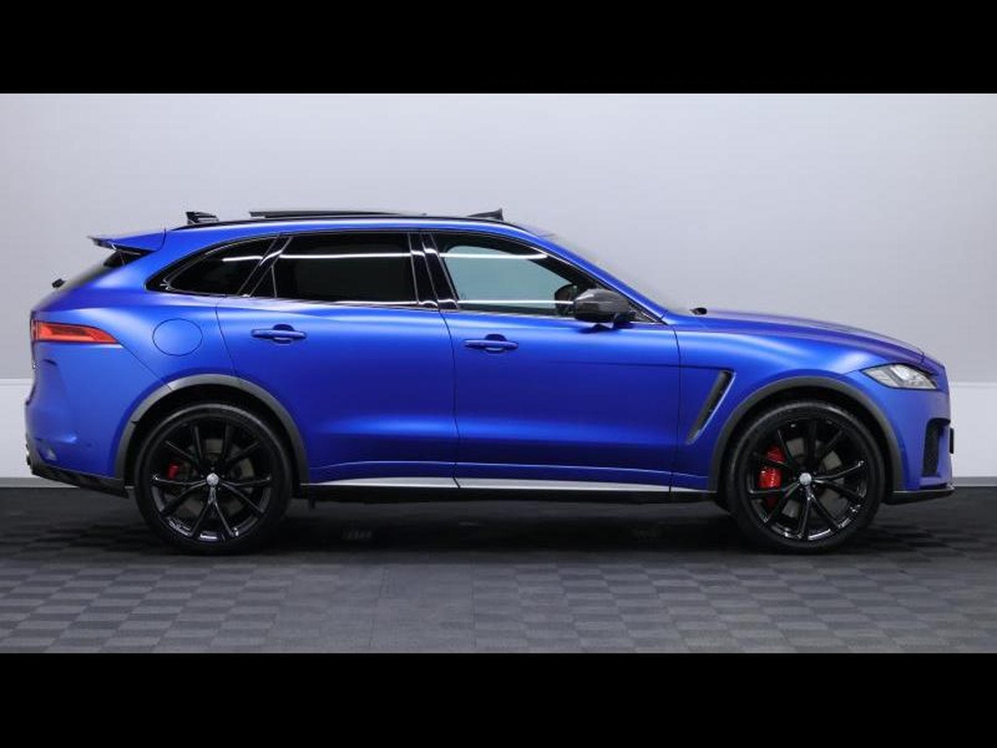 Jaguar F-Pace 5.0 V8 550ch SV paint (2020) - Foto 4