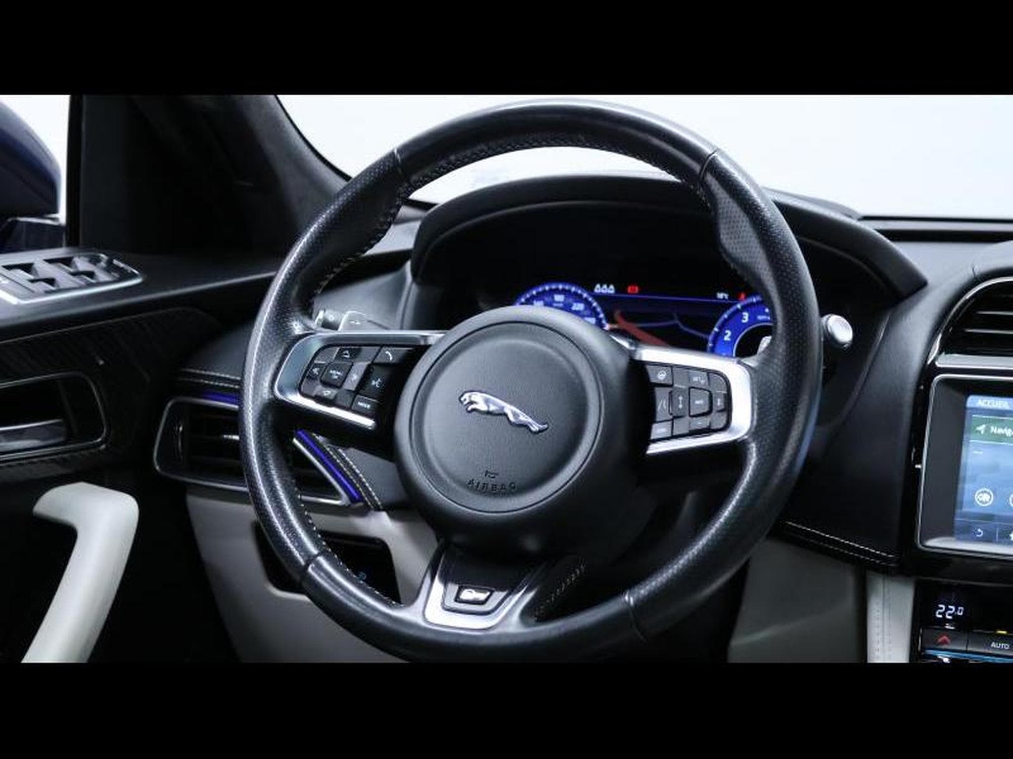 Jaguar F-Pace 5.0 V8 550ch SV paint (2020) - Foto 26