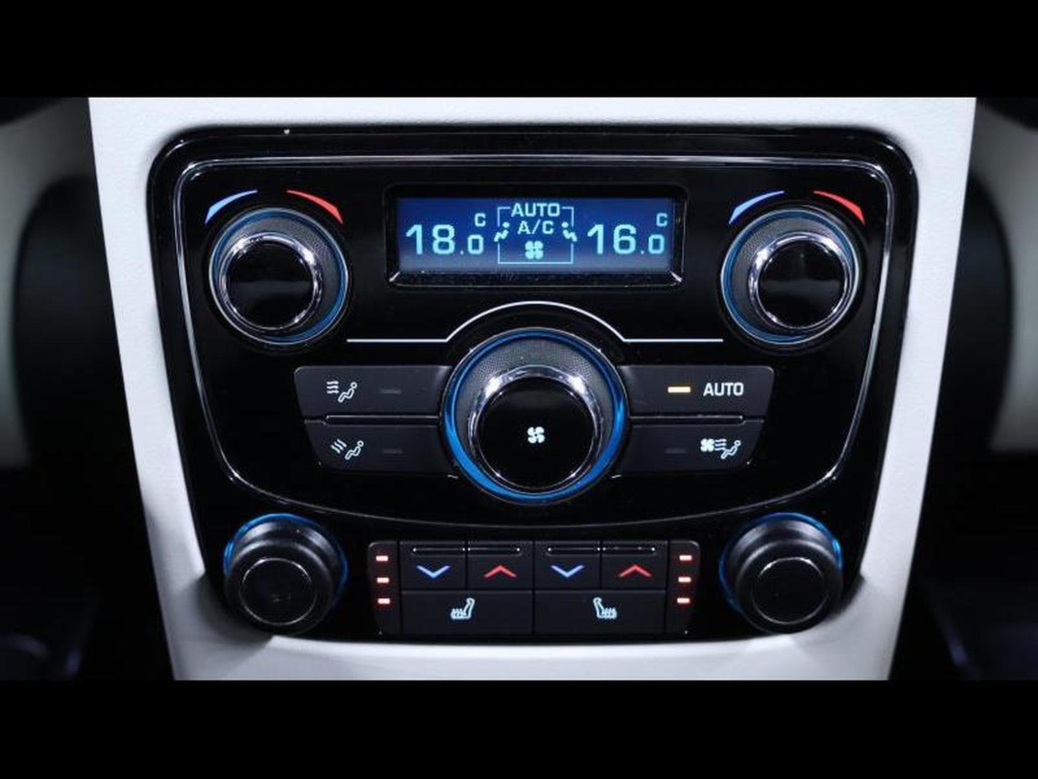 Jaguar F-Pace 5.0 V8 550ch SV paint (2020) - Foto 36