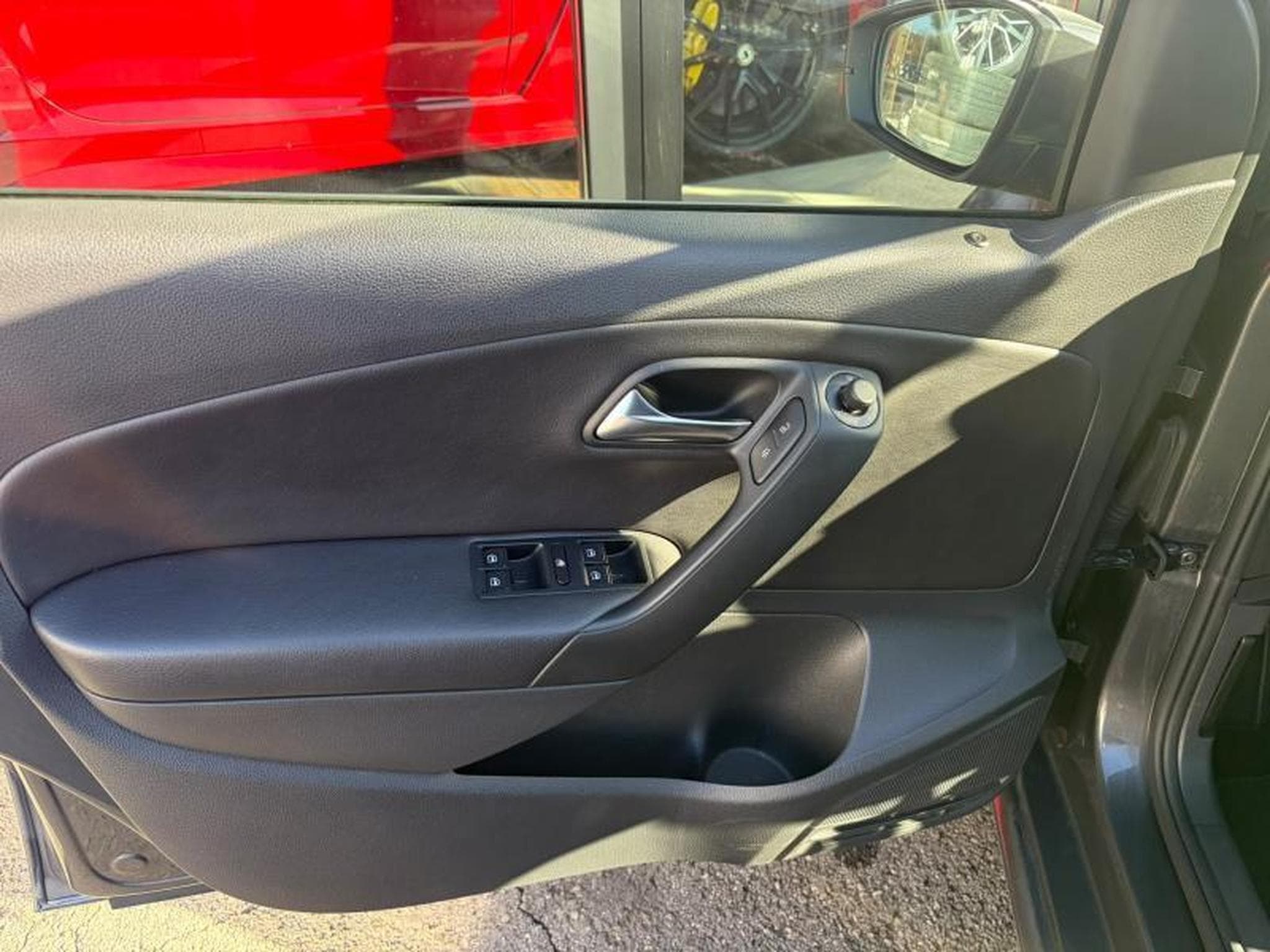 VW Polo 1.6 105ch/PDC/Clim Auto (2013) - Photo 14