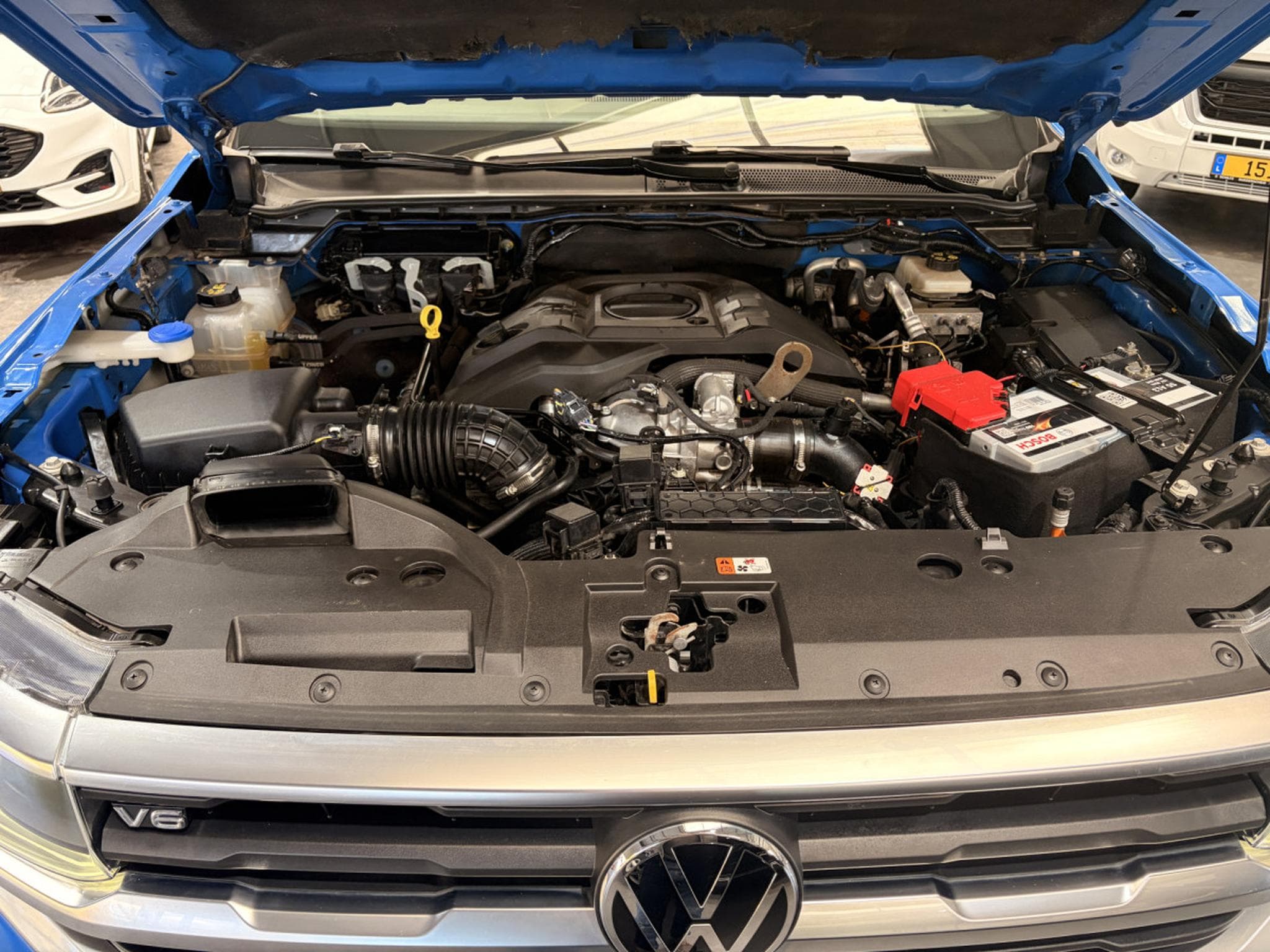 VW Amarok 3.0 TDi V6 240HP (2023) - Photo 11