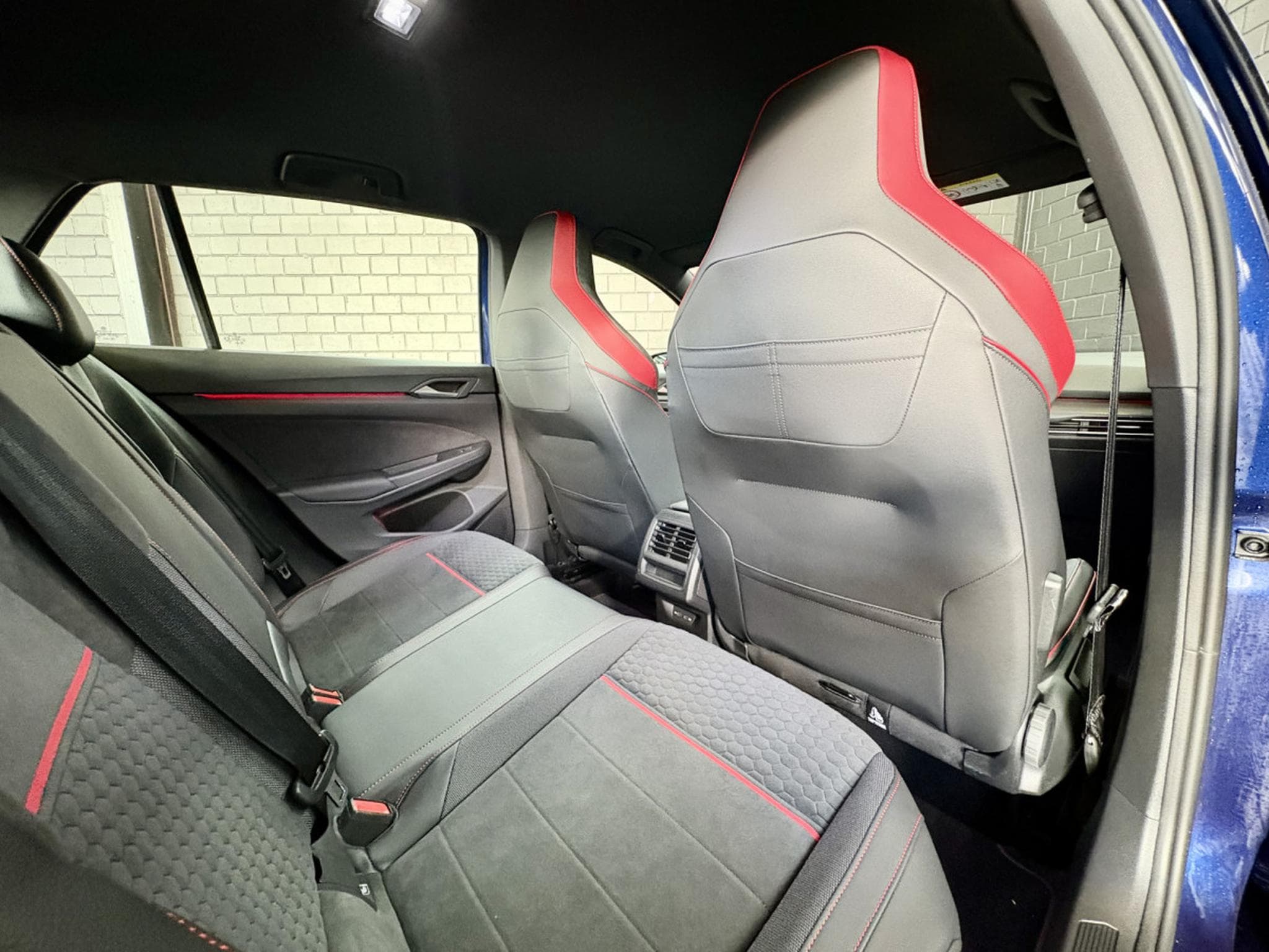 VW Golf GTI Clubsport 2.0 TSI 300 CV DSG7 *DCC *MATRIX* *CARPLAY* (2023) - Photo 22
