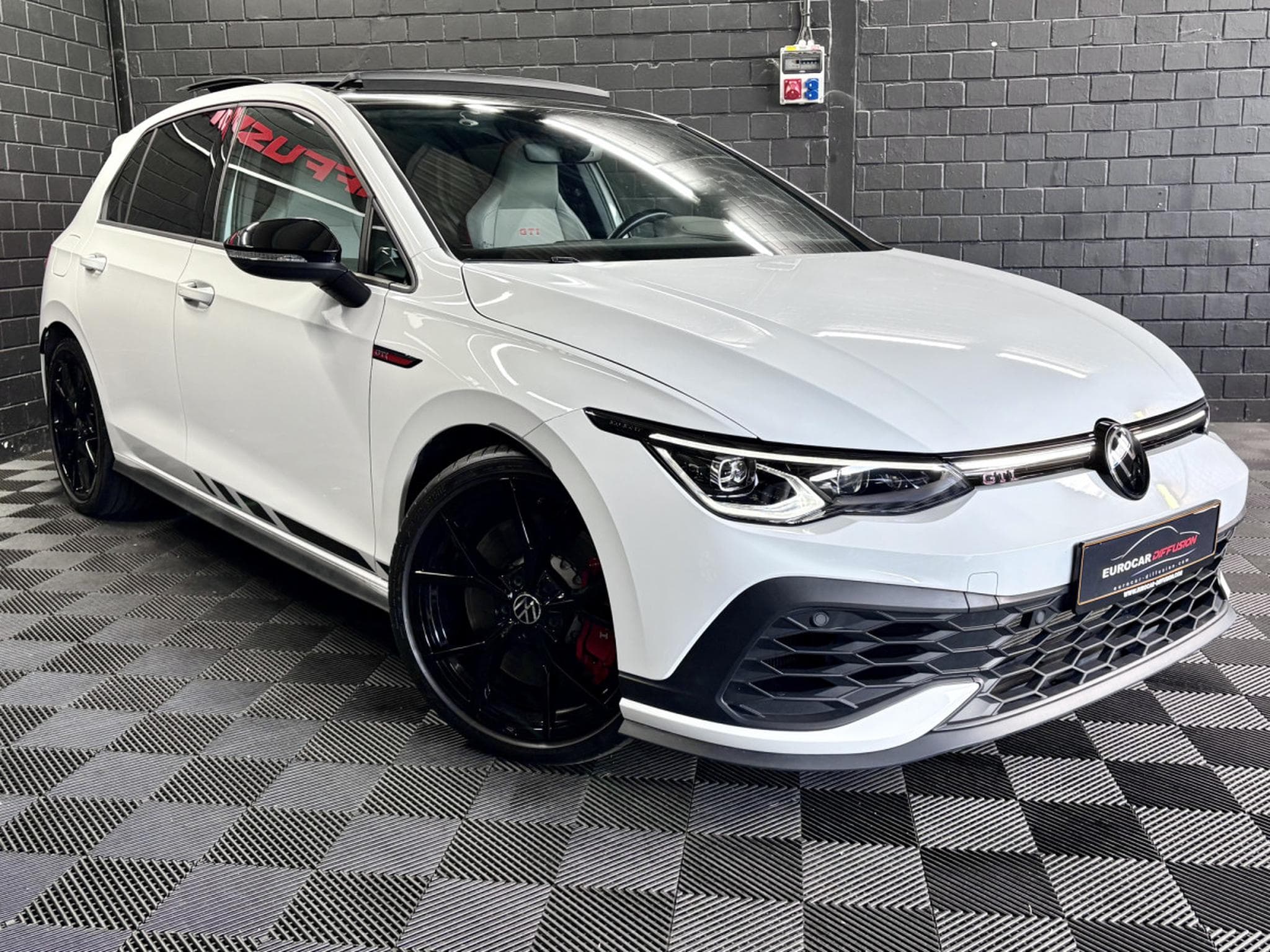 VW Golf GTI Clubsport 2.0 TSI 300 CV DSG7 * MATRIX *PANO* *HARMAN* C (2024) - Photo 3