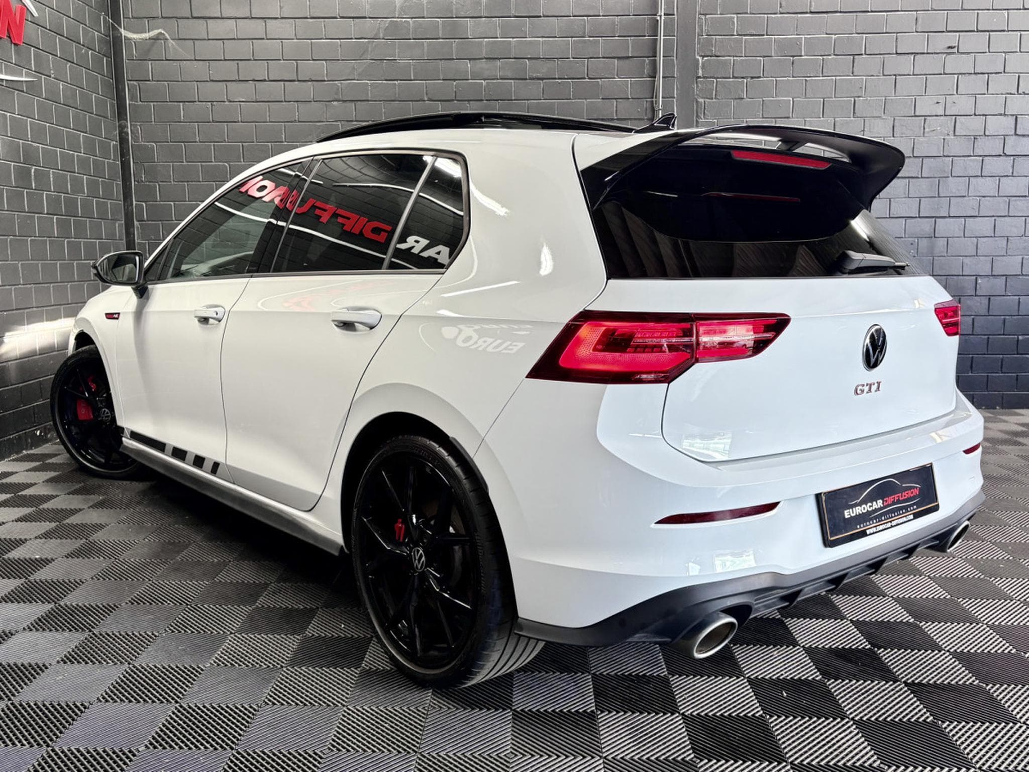 VW Golf GTI Clubsport 2.0 TSI 300 CV DSG7 * MATRIX *PANO* *HARMAN* C (2024) - Photo 4