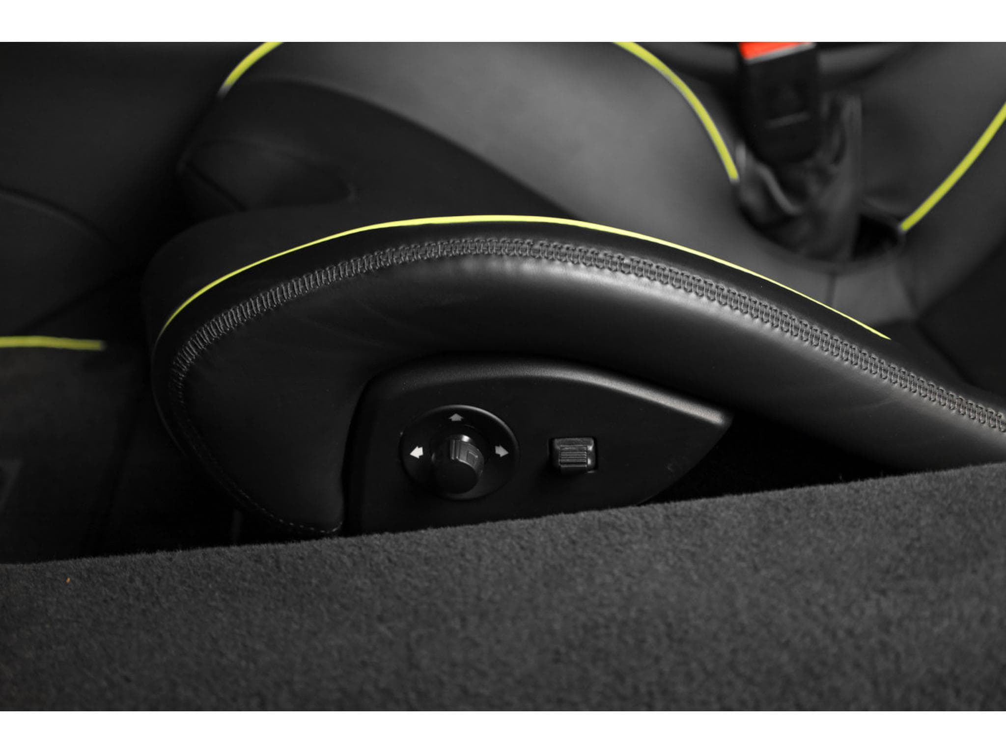 McLaren Artura Coupé V6 Hybrid (2023) - Photo 22