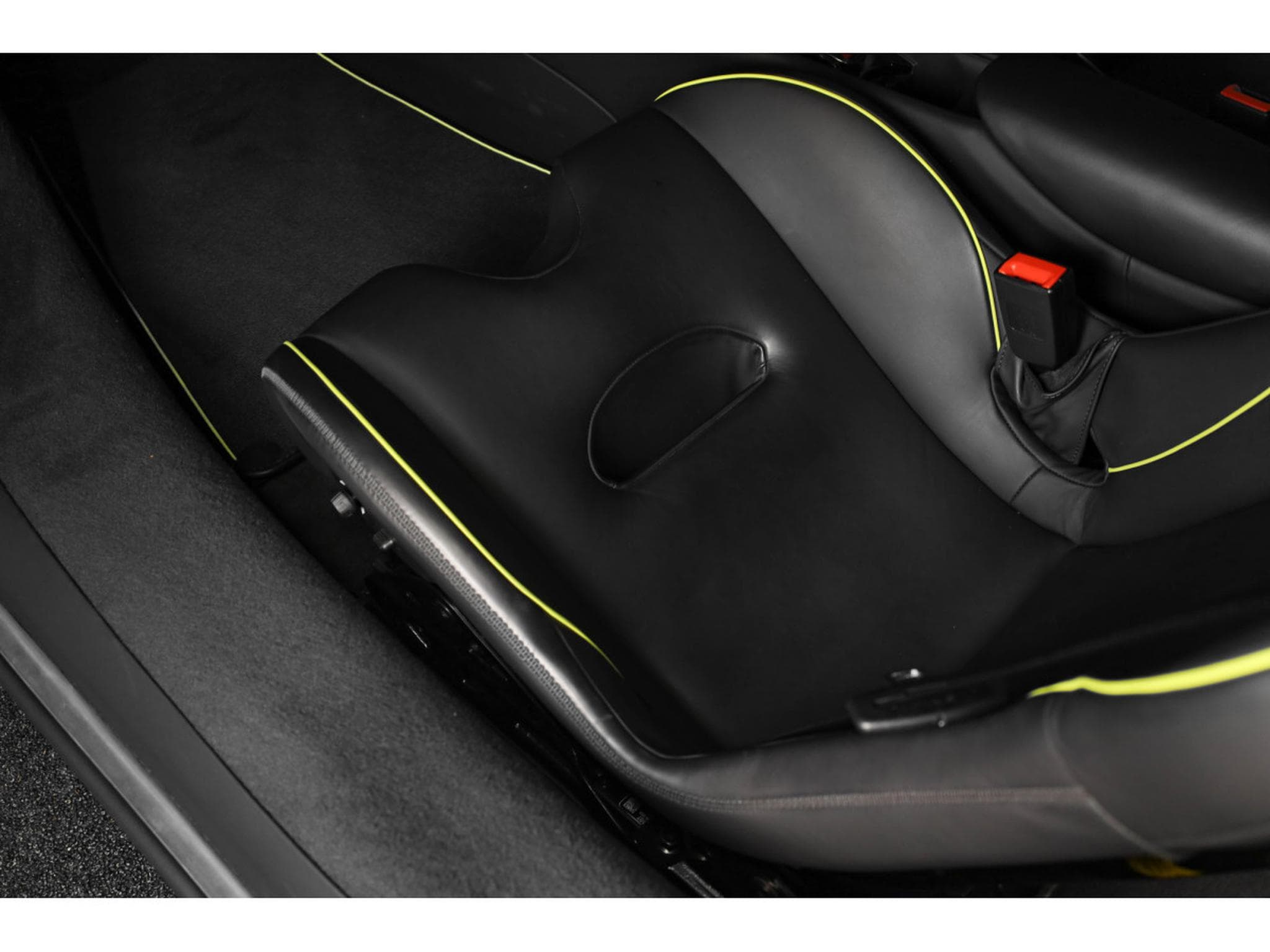 McLaren Artura Coupé V6 Hybrid (2023) - Photo 20