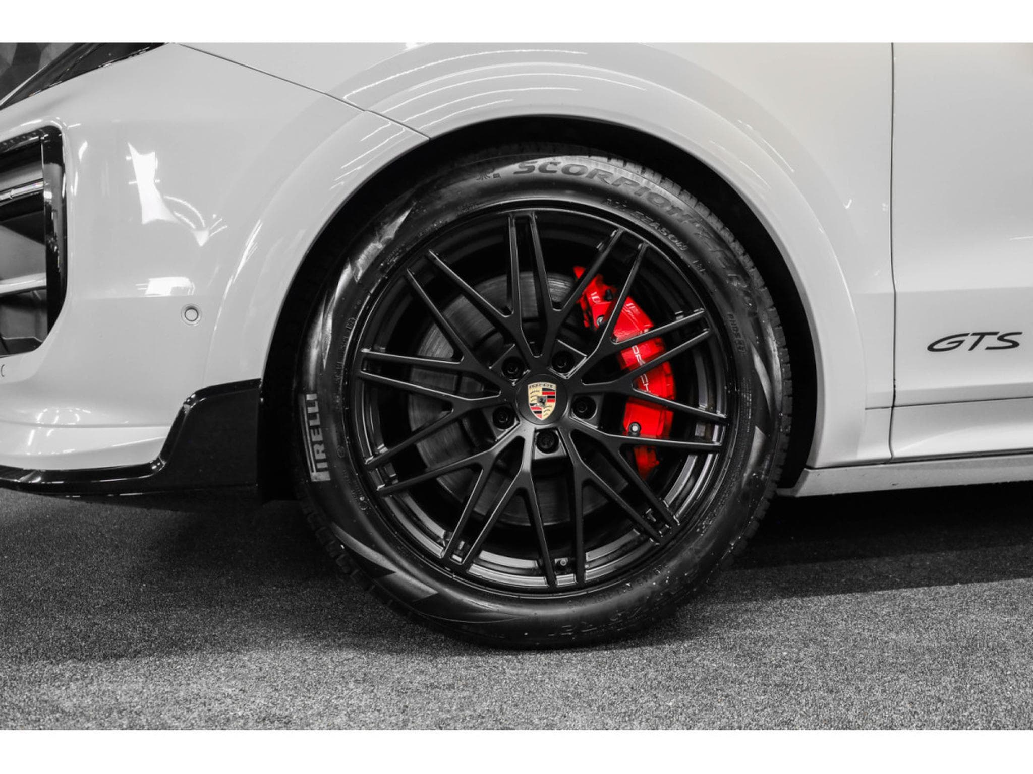 Porsche Cayenne GTS Coupé 4.0 V8 (2025) - Photo 13