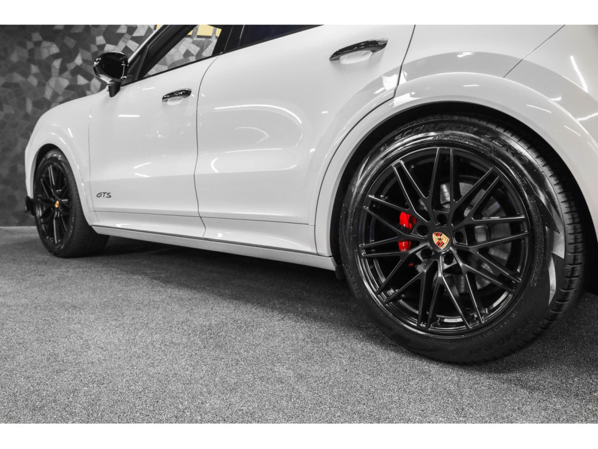 Porsche Cayenne GTS Coupé 4.0 V8 (2025) - Photo 23