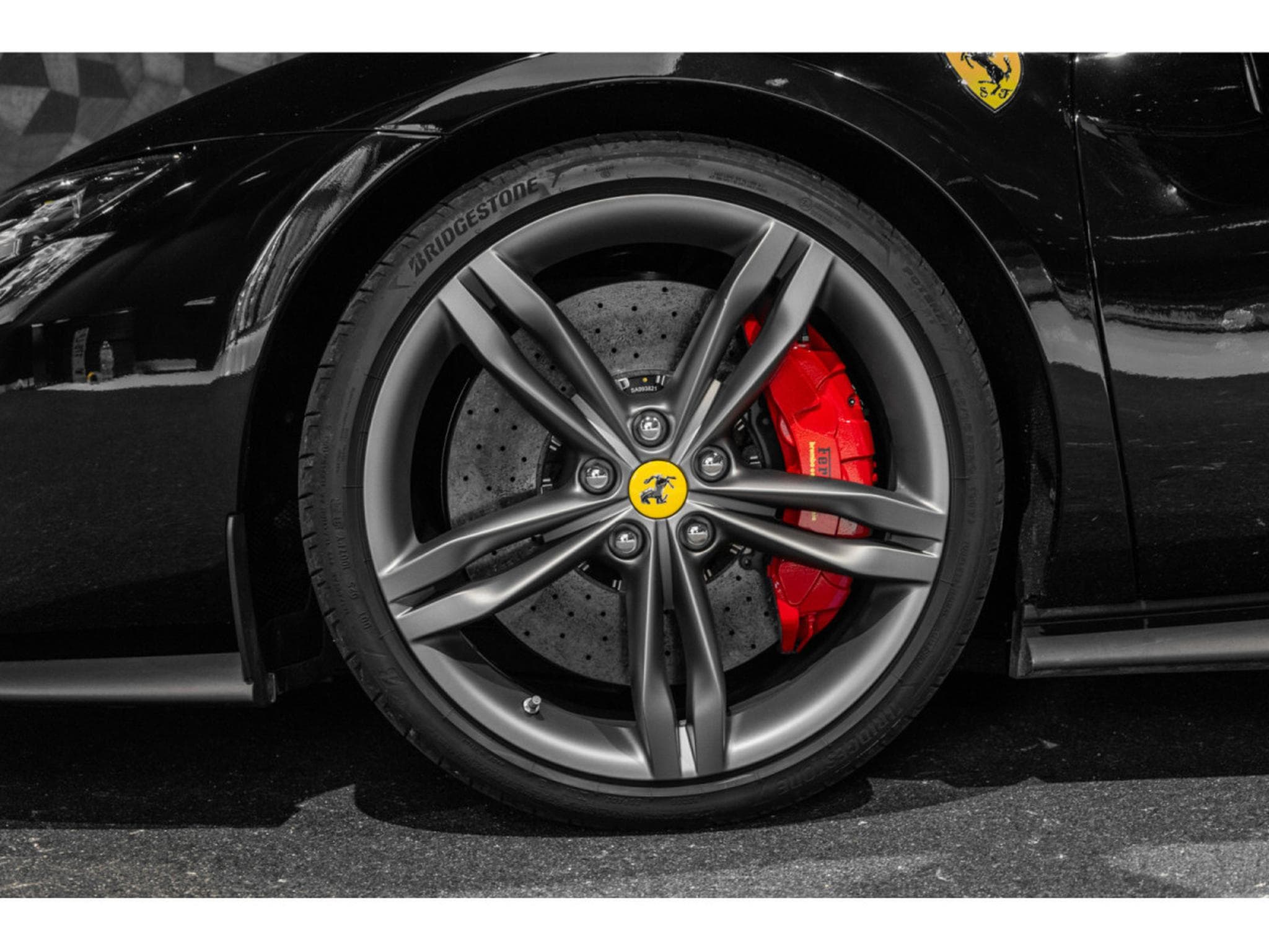 Ferrari 296 GTS NERO DS 1250 V6 BI-TURBO (2025) - Photo 8