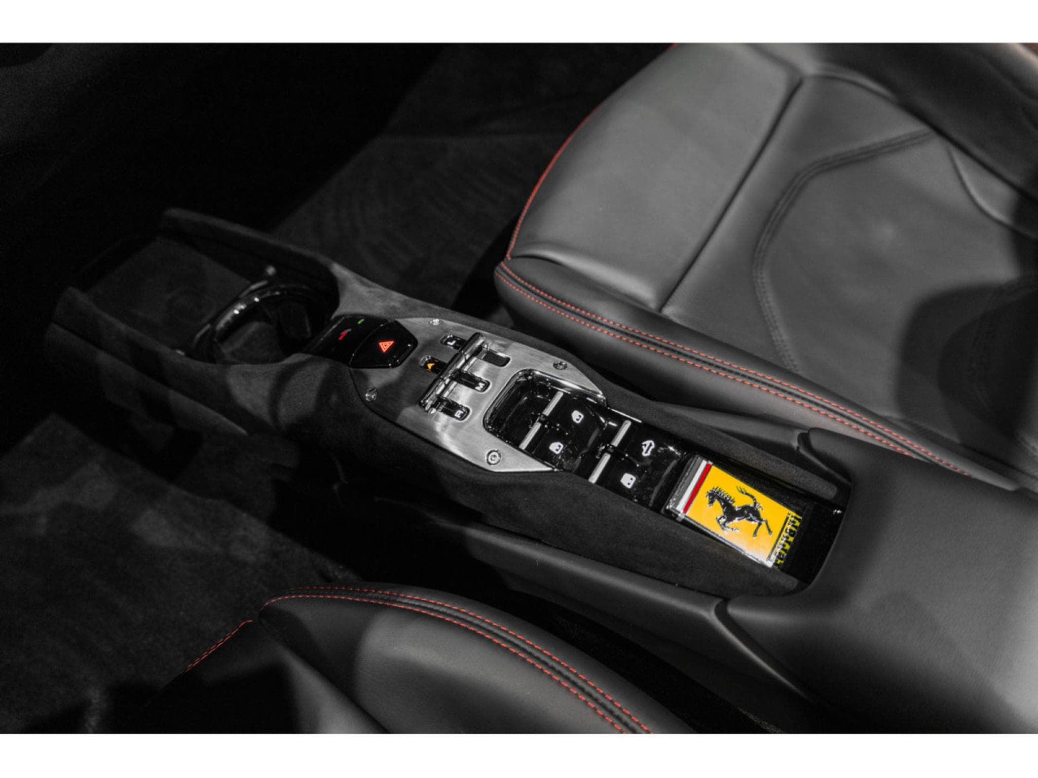 Ferrari 296 GTS NERO DS 1250 V6 BI-TURBO (2025) - Photo 11