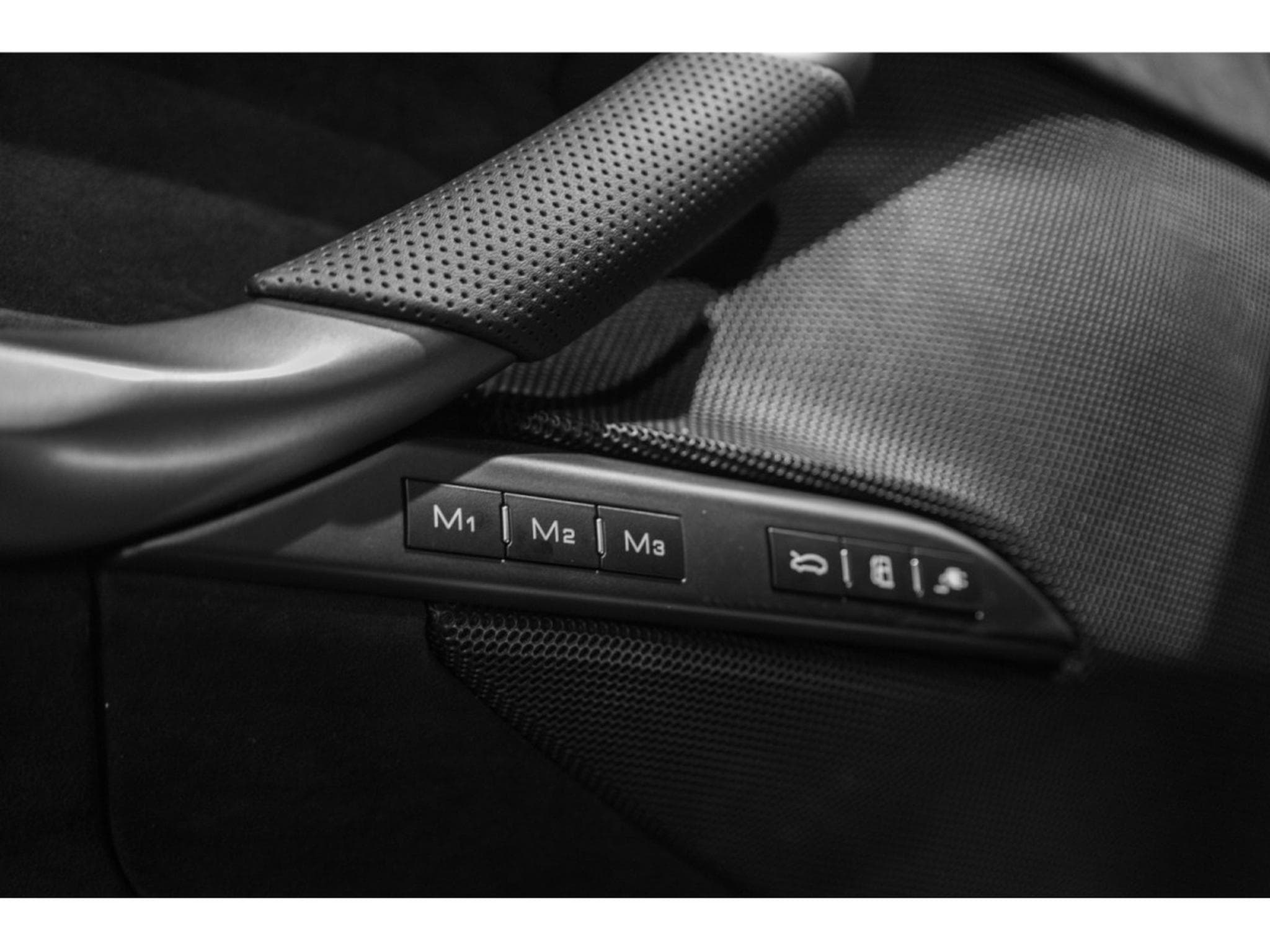 Ferrari 296 GTS NERO DS 1250 V6 BI-TURBO (2025) - Photo 20