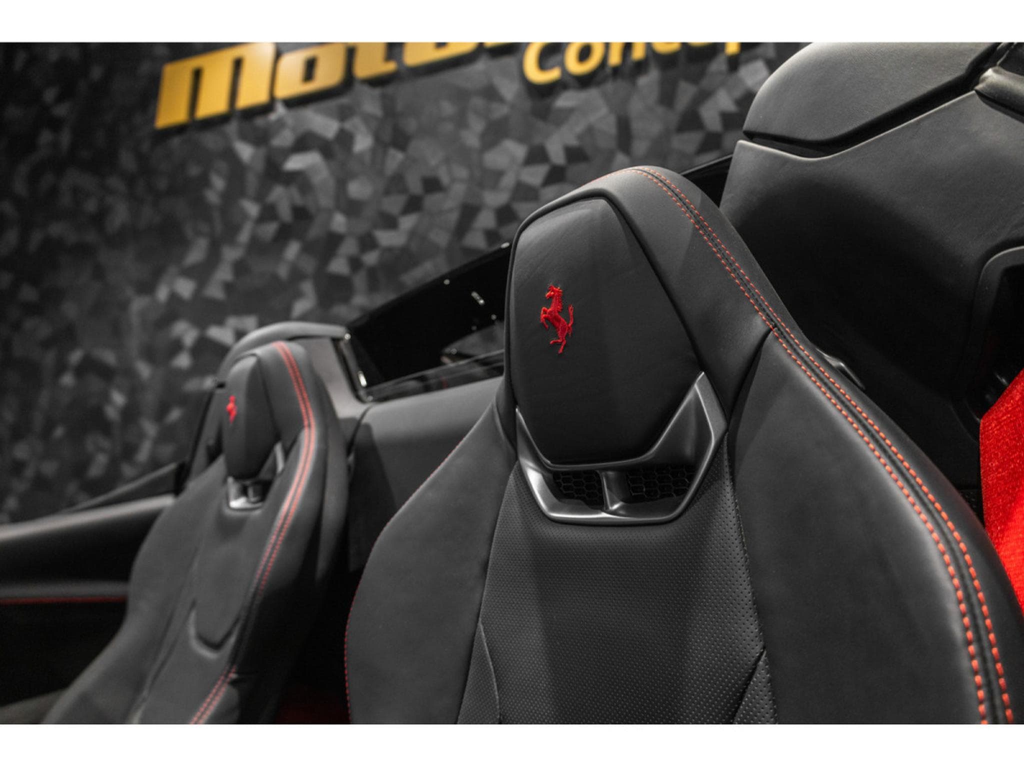 Ferrari 296 GTS NERO DS 1250 V6 BI-TURBO (2025) - Photo 27