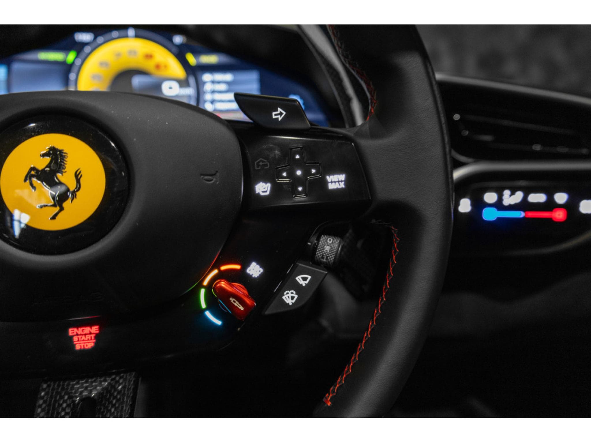 Ferrari 296 GTS NERO DS 1250 V6 BI-TURBO (2025) - Photo 26