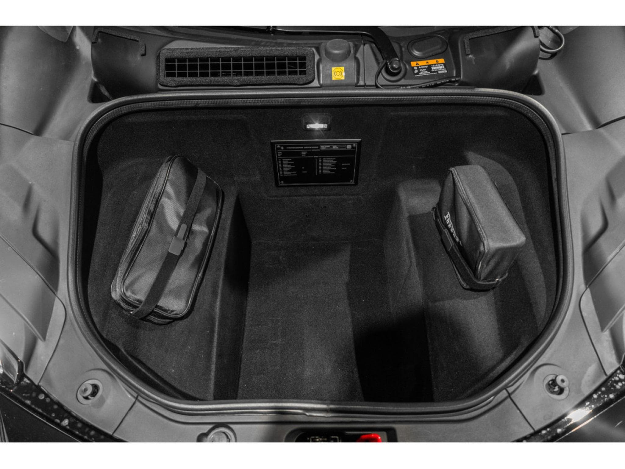 Ferrari 296 GTS NERO DS 1250 V6 BI-TURBO (2025) - Photo 29