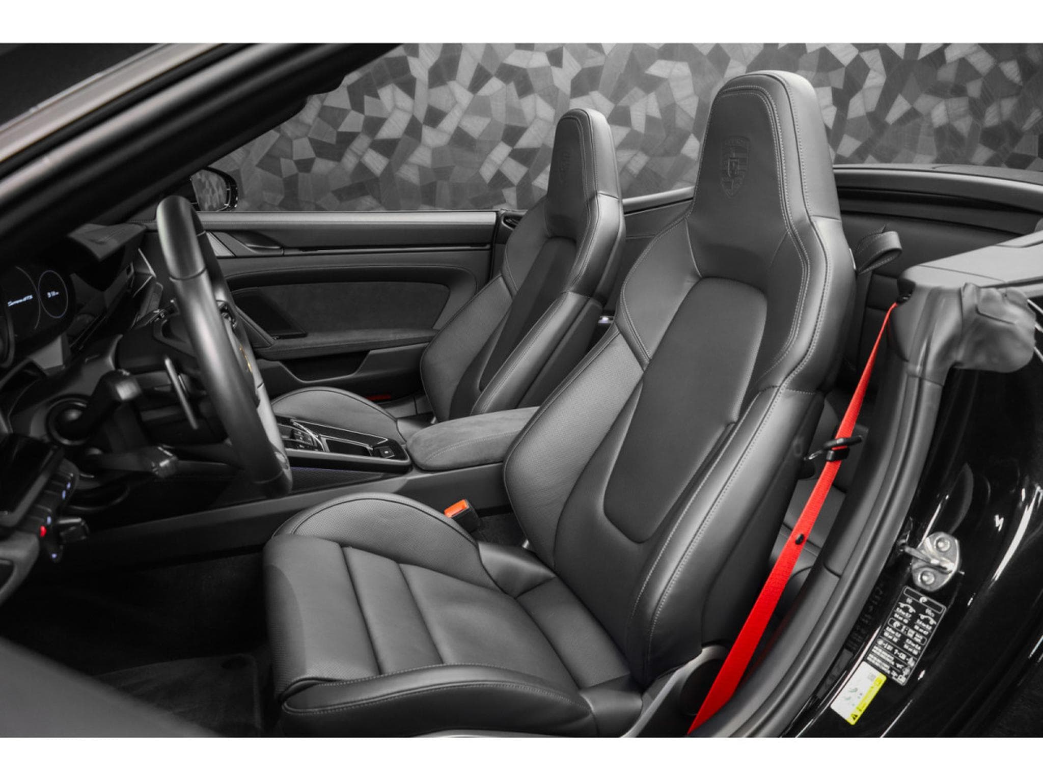 Porsche 911 .1 CARRERA GTS CABRIOLET PDK (2024) - Photo 9