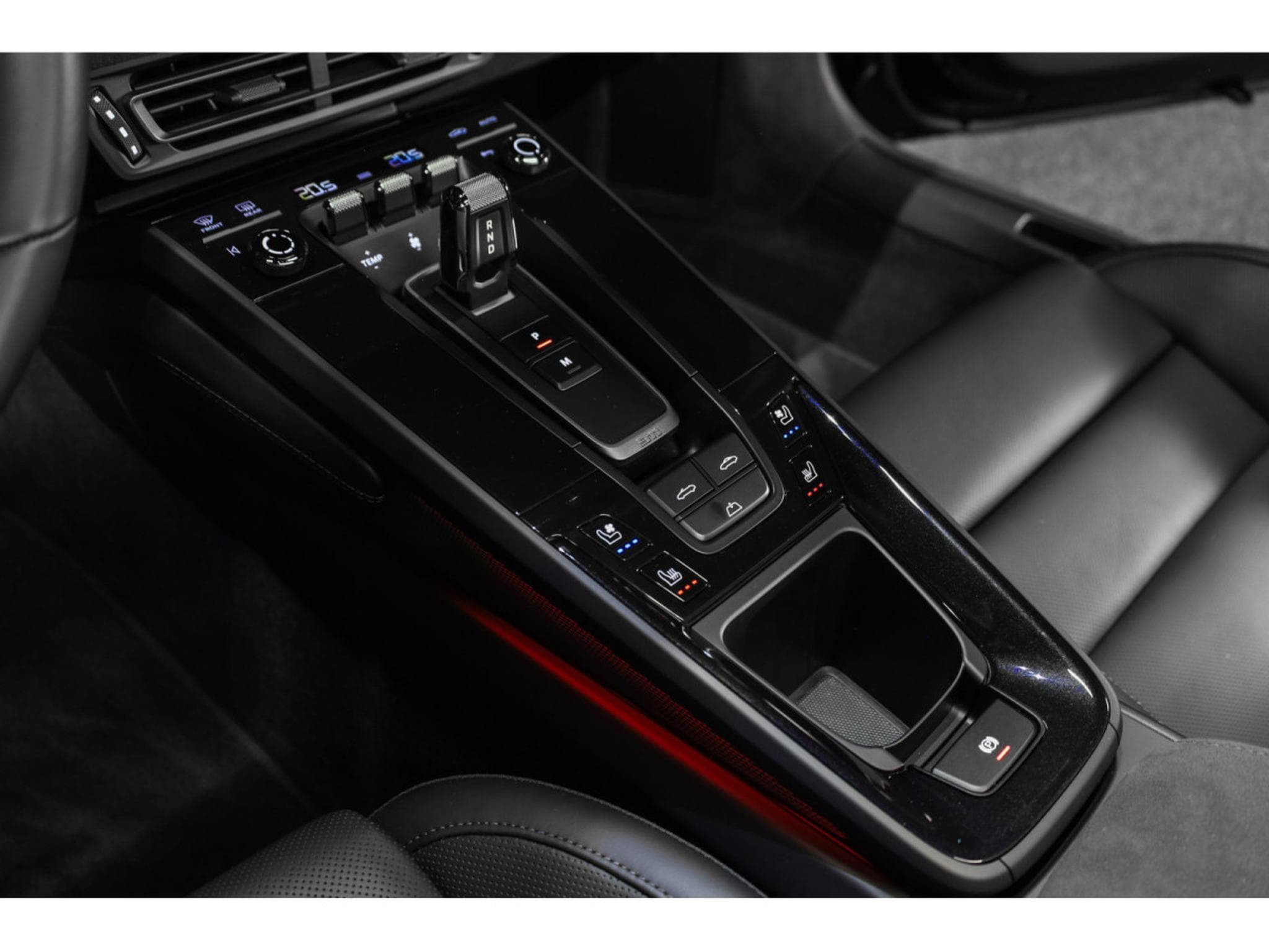 Porsche 911 .1 CARRERA GTS CABRIOLET PDK (2024) - Photo 12