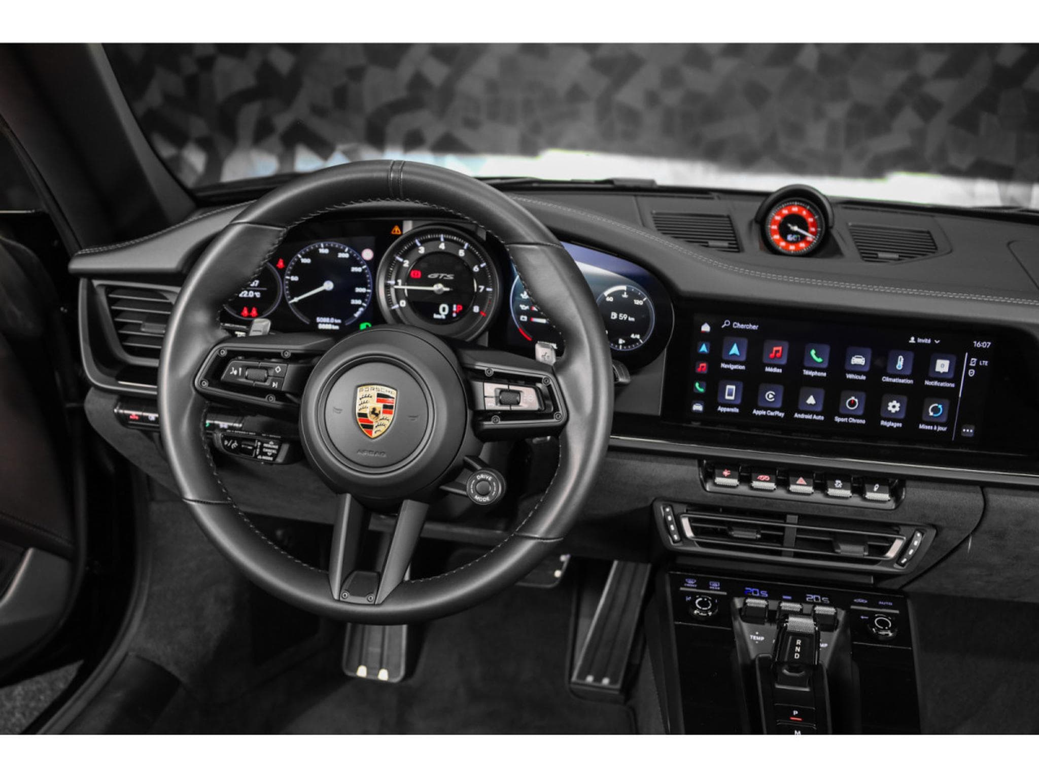 Porsche 911 .1 CARRERA GTS CABRIOLET PDK (2024) - Photo 17