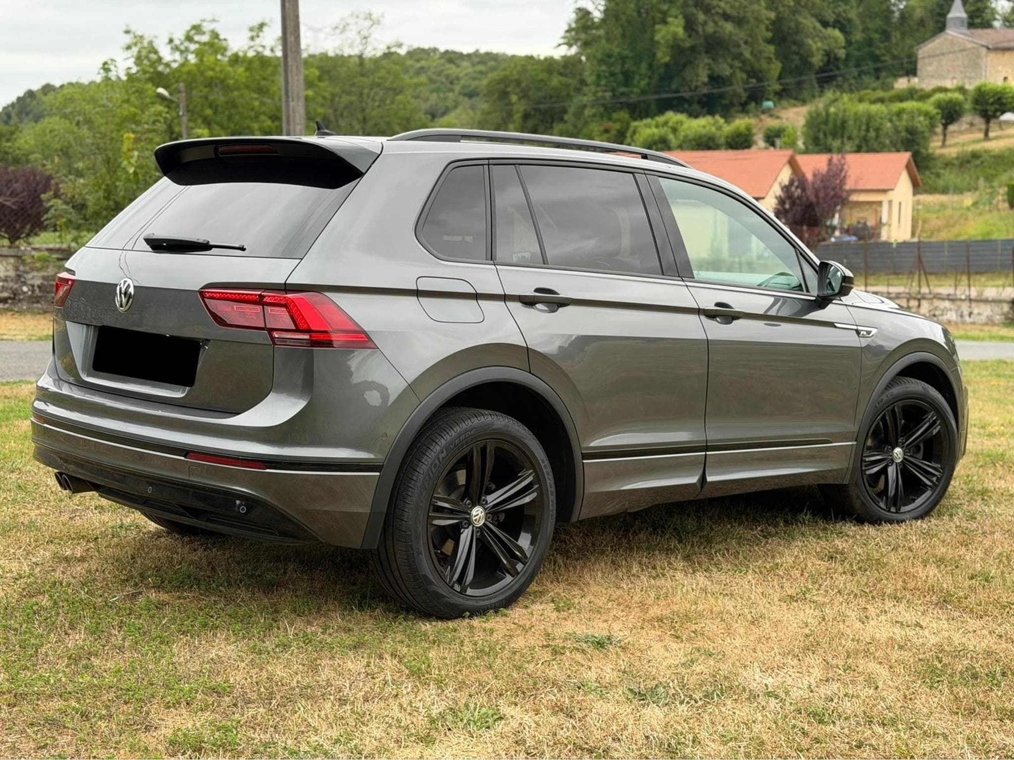 VW Tiguan R-line (2019) - Photo 2