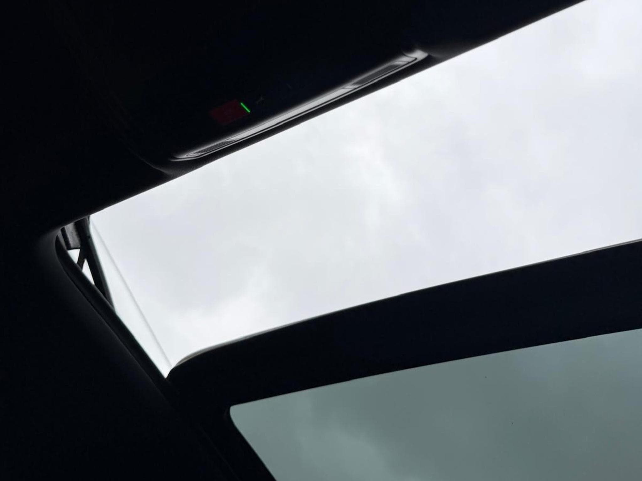 VW Tiguan R-line (2019) - Photo 9