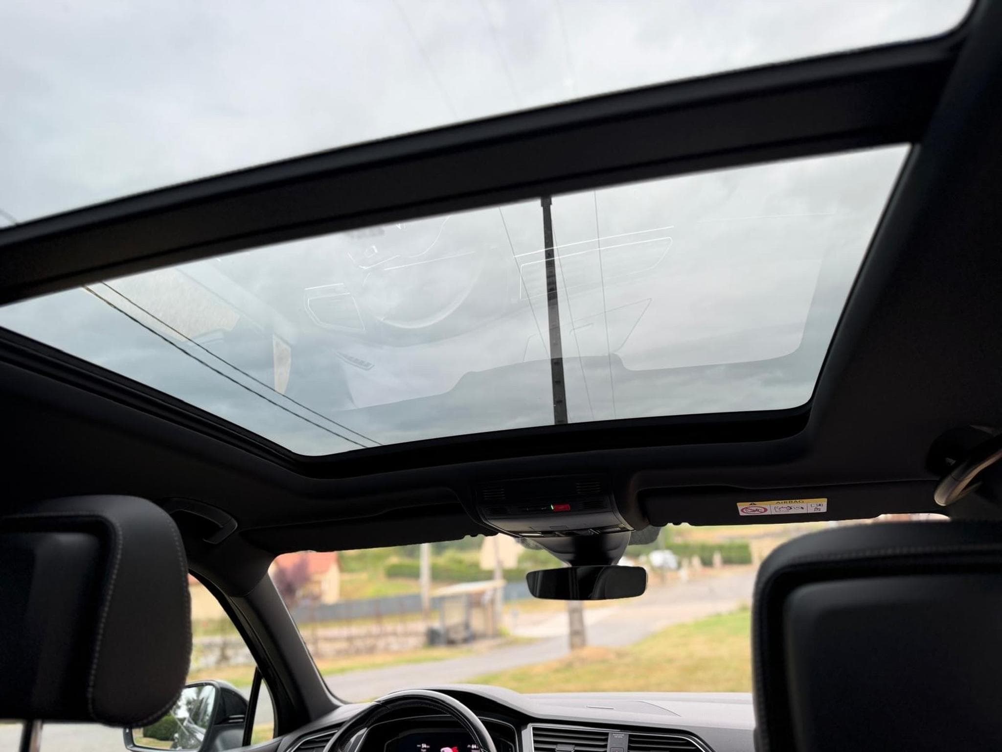 VW Tiguan R-line (2019) - Photo 12