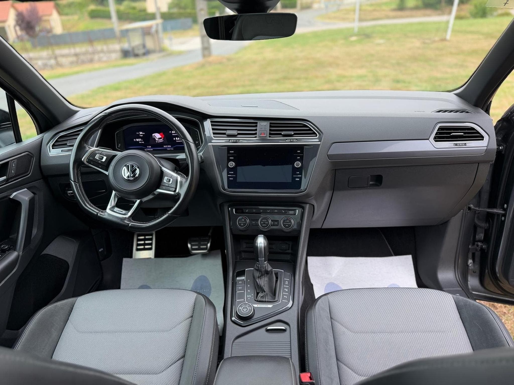 VW Tiguan R-line (2019) - Photo 13