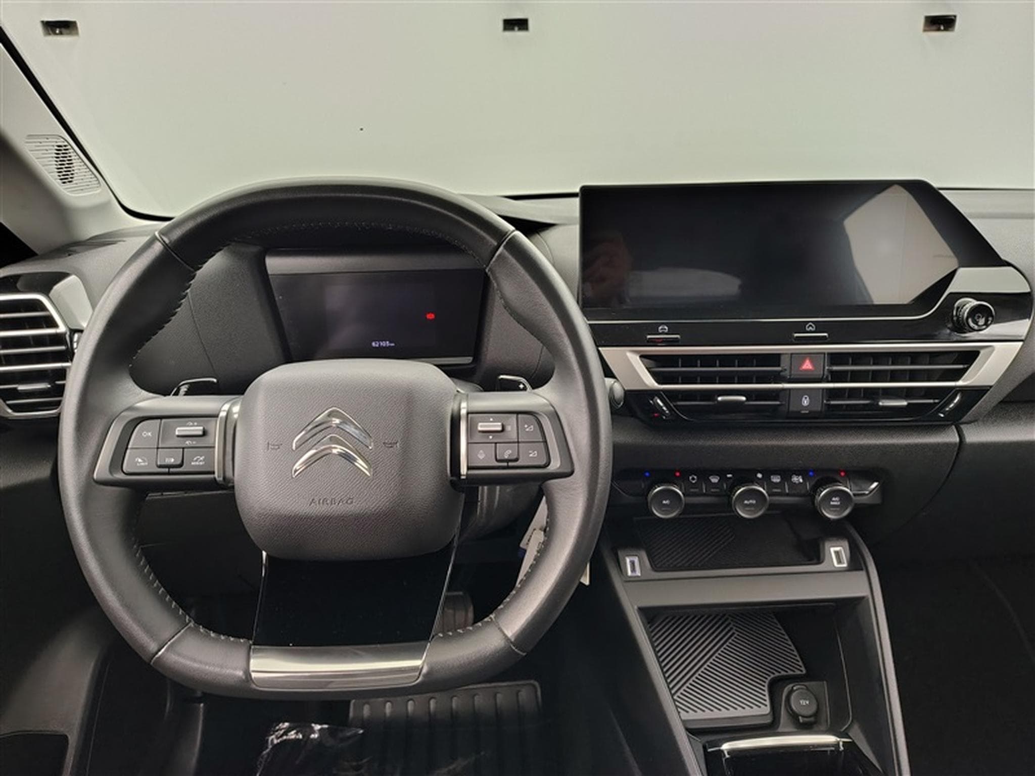Citroen C4 1.2 PureTech Shine S&S °CARPLAY ° FULL LED ° PDC (2023) - Photo 9