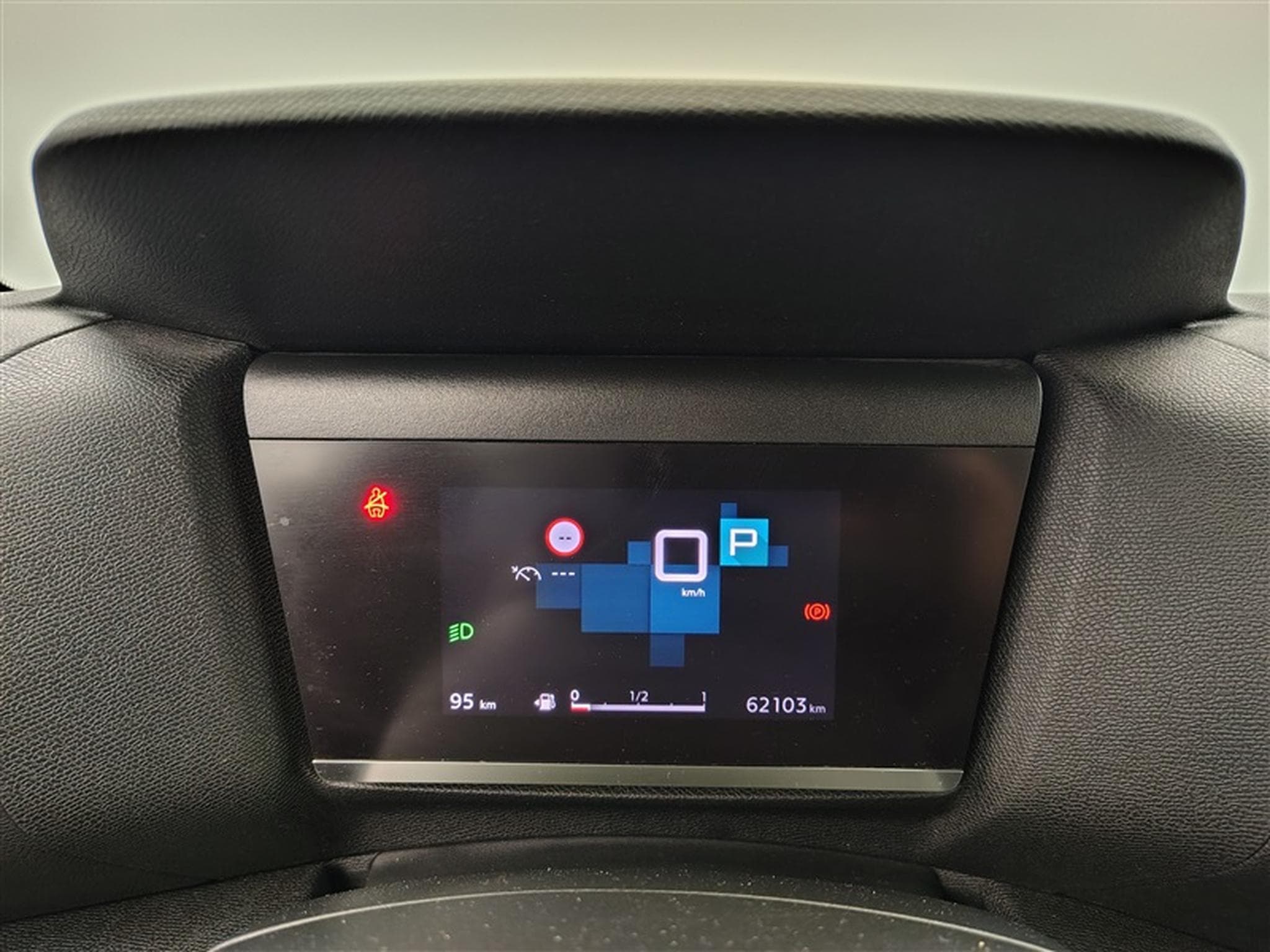Citroen C4 1.2 PureTech Shine S&S °CARPLAY ° FULL LED ° PDC (2023) - Photo 10