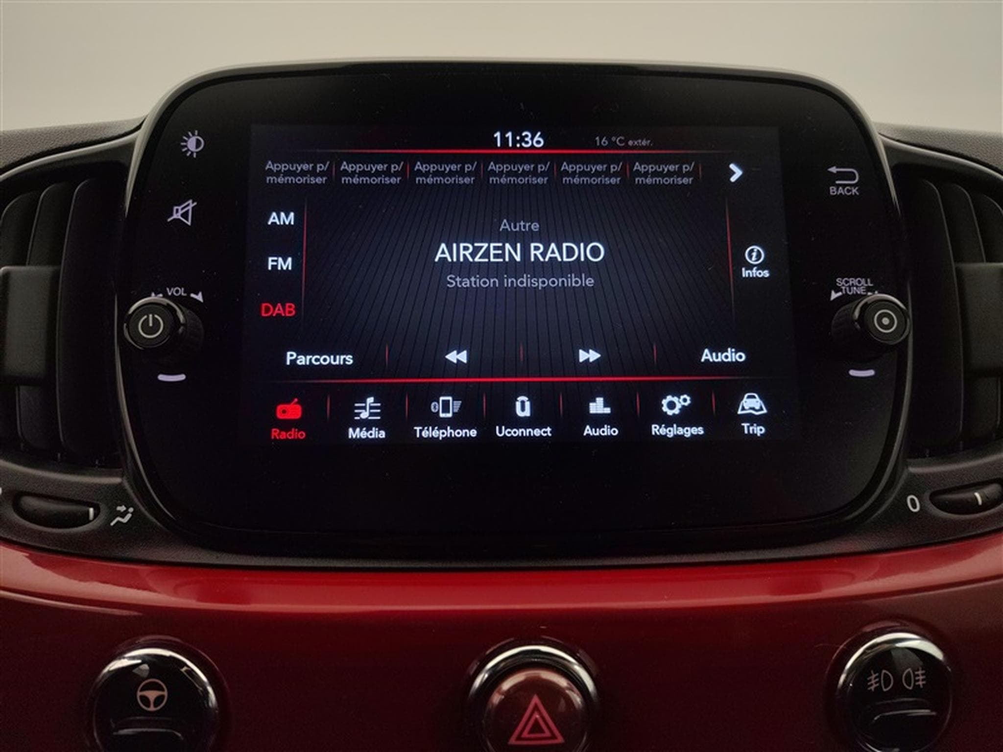 Fiat 500 1.0i MHEV Connect CARPLAY / CLIM / PDC (2023) - Photo 11