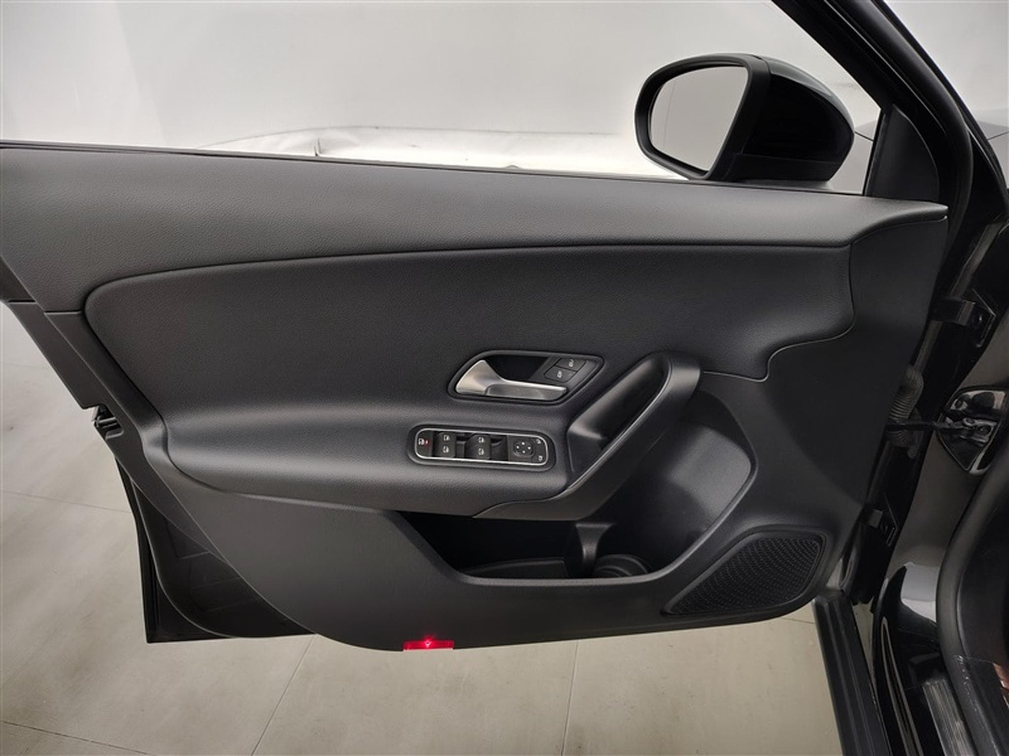 Mercedes A 180 180 Business Solution NAVI/FULL LED/JA/PDC AV AR (2022) - Photo 17