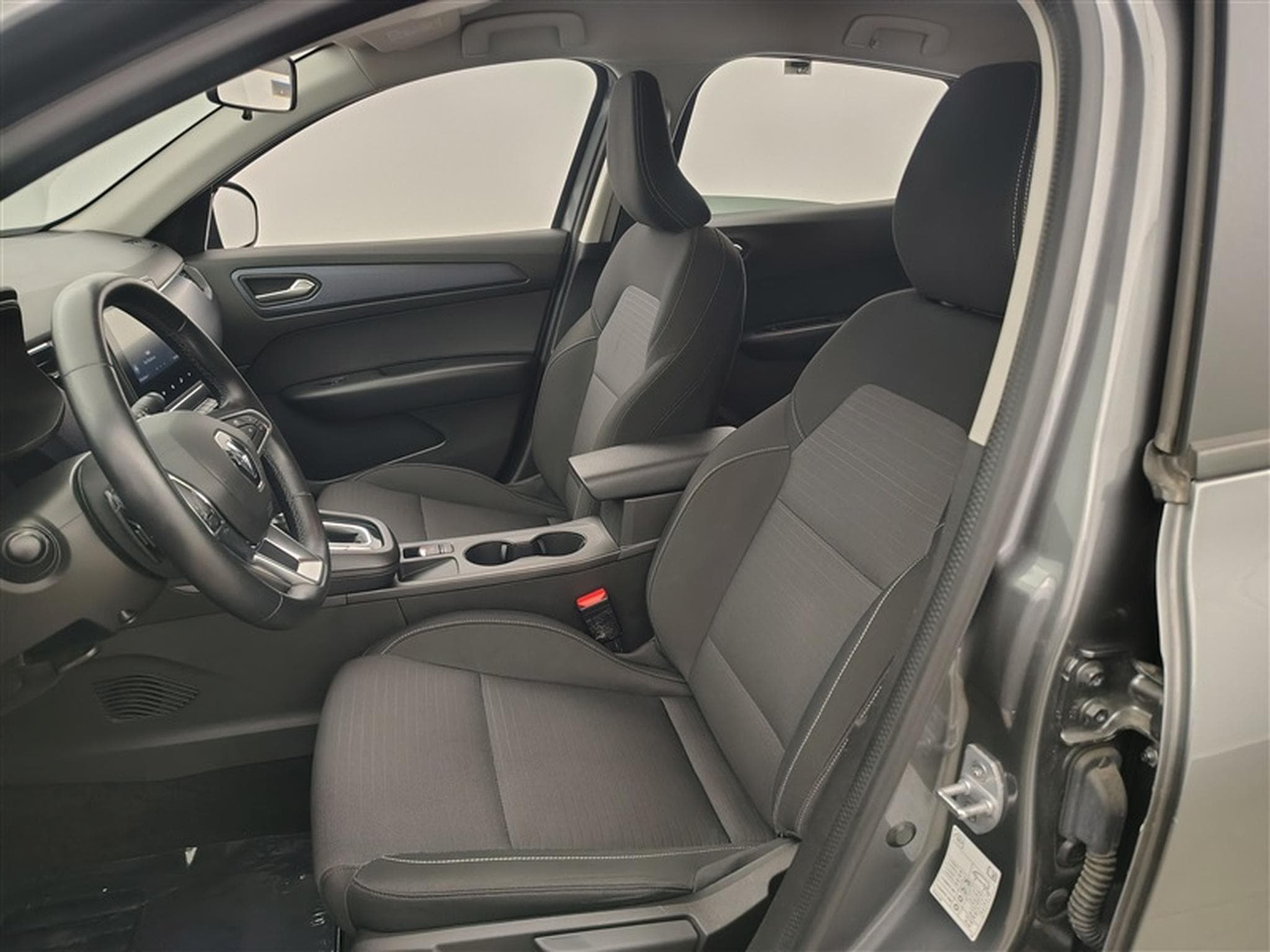 Renault Arkana 1.3 TCe 140cv EDC Evolution NAVI / FULL LED / CAMERA / JA 17 (2023) - Photo 7