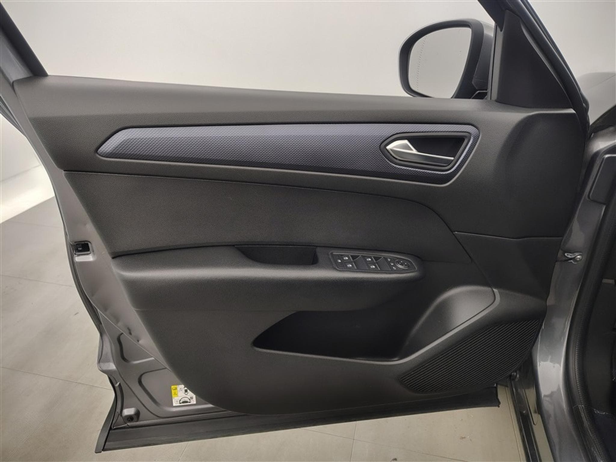 Renault Arkana 1.3 TCe 140cv EDC Evolution NAVI / FULL LED / CAMERA / JA 17 (2023) - Photo 17