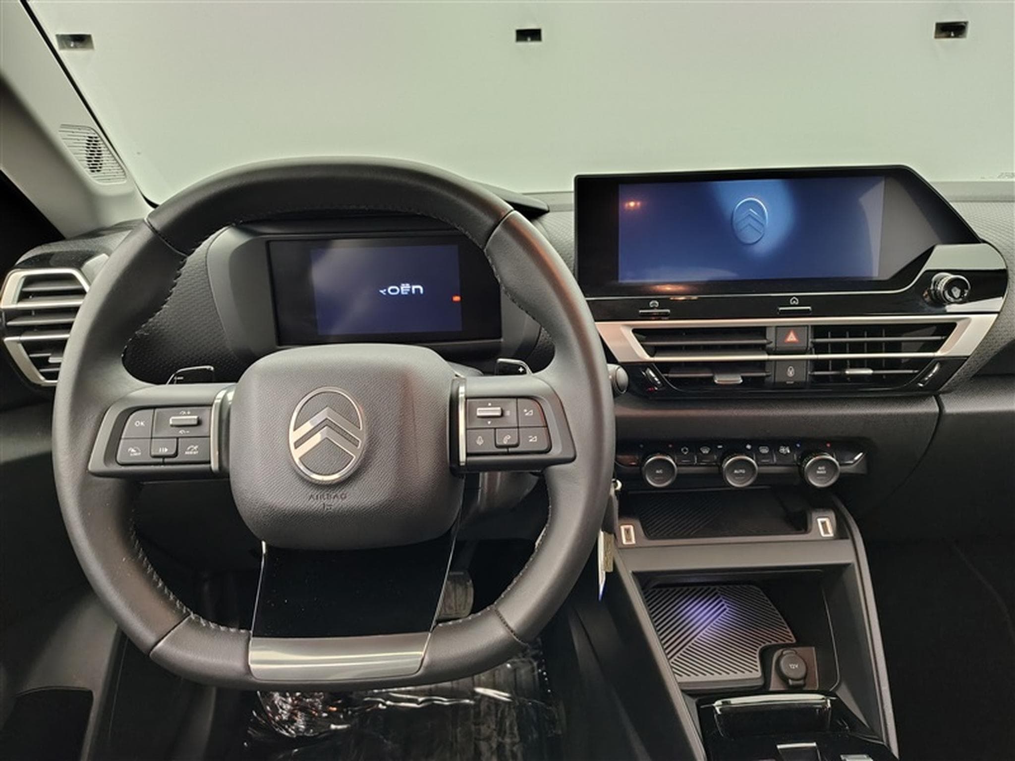 Citroen C4 1.2 Hybrid 145cv e-DCS6 Plus NAVI / FULL LED / CAMERA (2025) - Photo 9