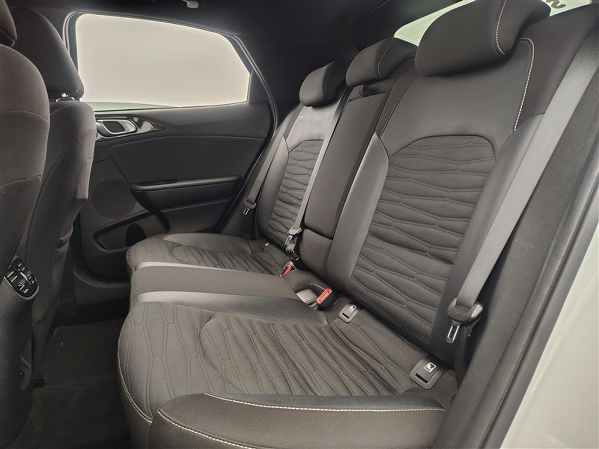 Kia XCeed 1.0 T-GDi GT Line *NAVI/CAMERA/FULL LED/T.PANO/JA* (2022) - Photo 13