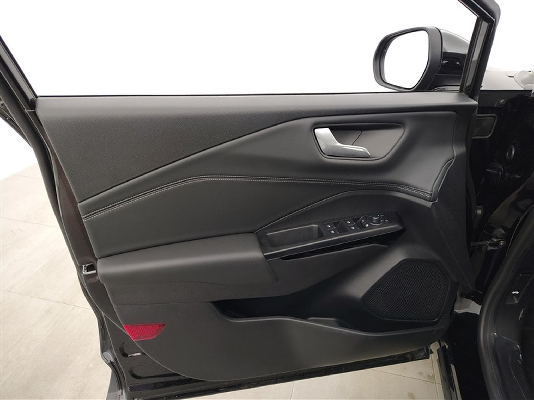 Ford Puma 1.0 EcoBoost mHEV Titanium  Navi / Led (2025) - Photo 17