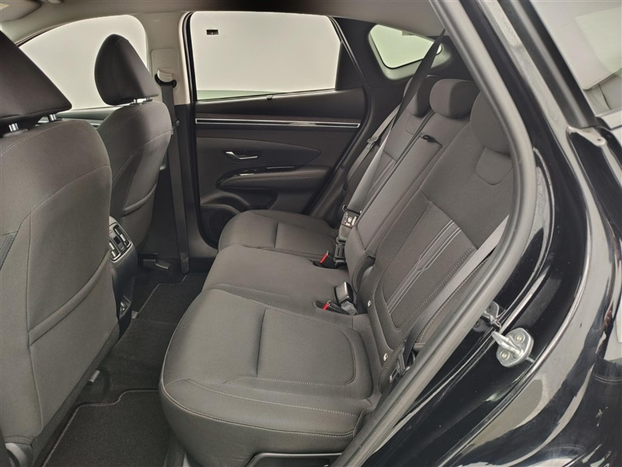 Hyundai Tucson HEV 1.6 T-GDi Shine CARPLAY / CAM (2022) - Photo 12