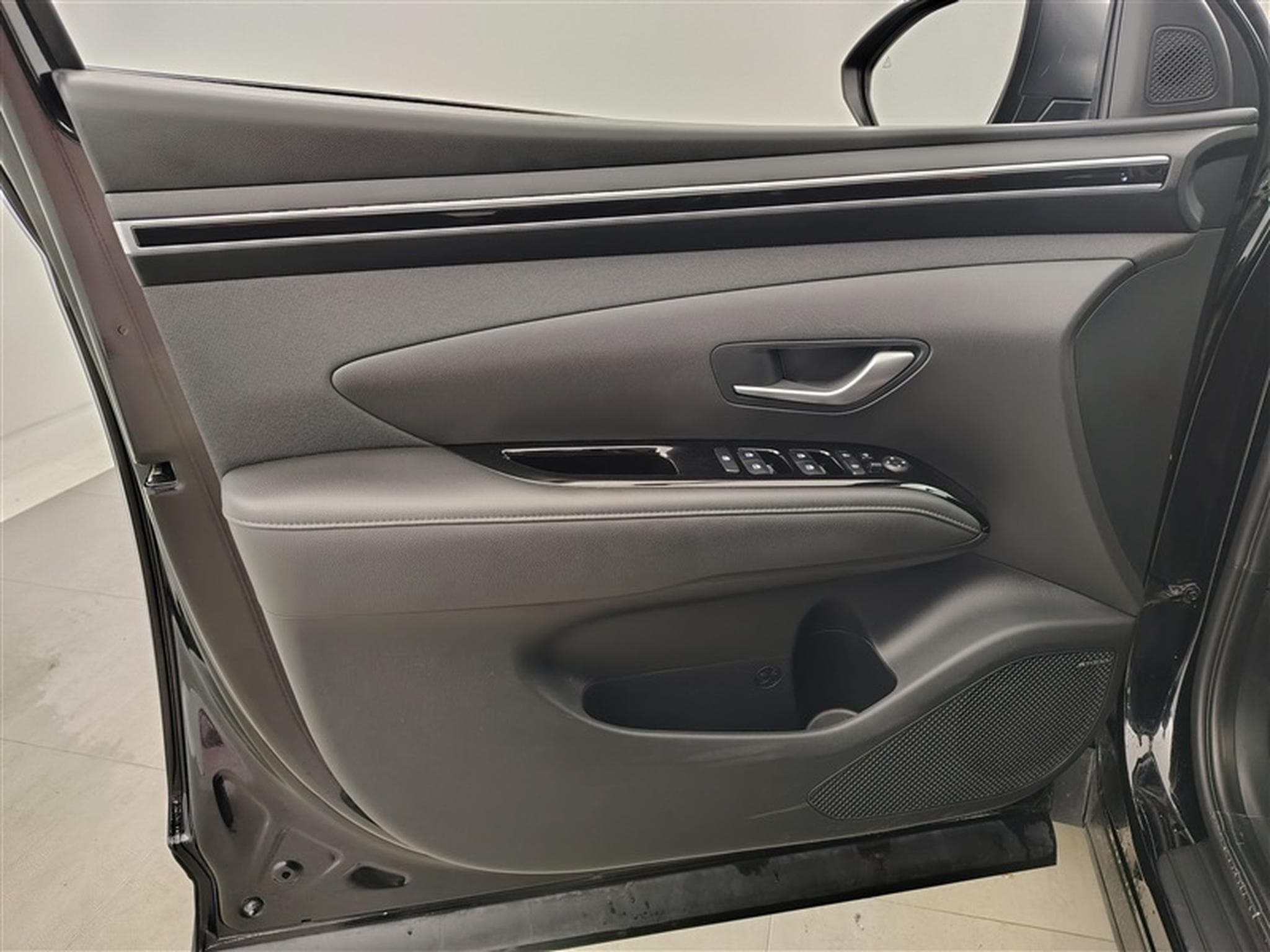 Hyundai Tucson HEV 1.6 T-GDi Shine CARPLAY / CAM (2022) - Photo 16