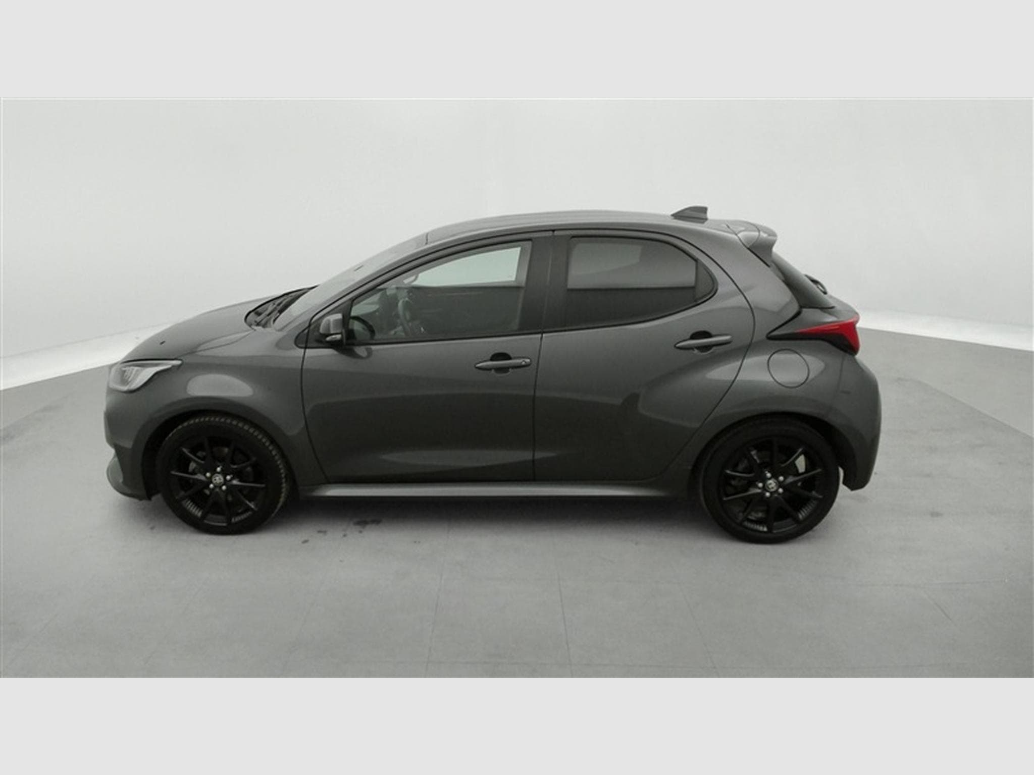 Toyota Yaris 5 portes 1.5 Hybrid e-CVT style (2023) - Photo 3
