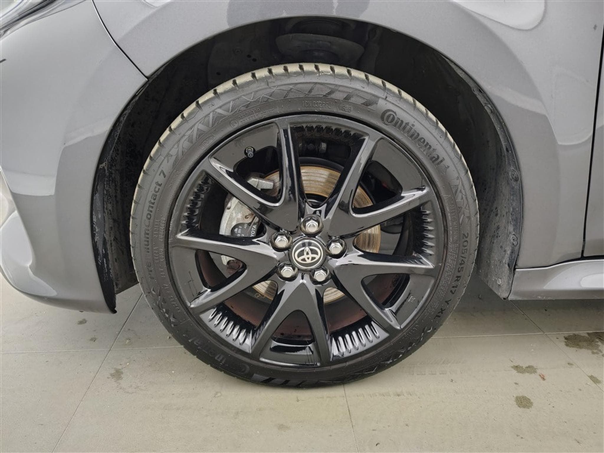 Toyota Yaris 5 portes 1.5 Hybrid e-CVT style (2023) - Photo 6