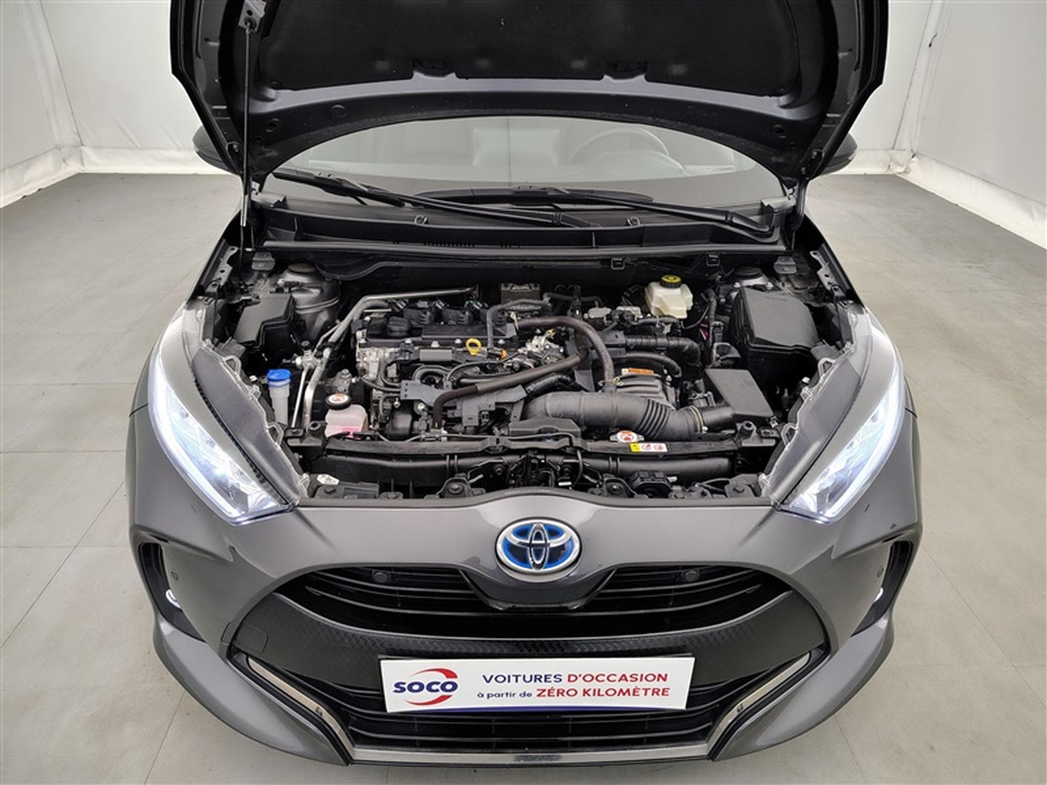 Toyota Yaris 5 portes 1.5 Hybrid e-CVT style (2023) - Photo 18