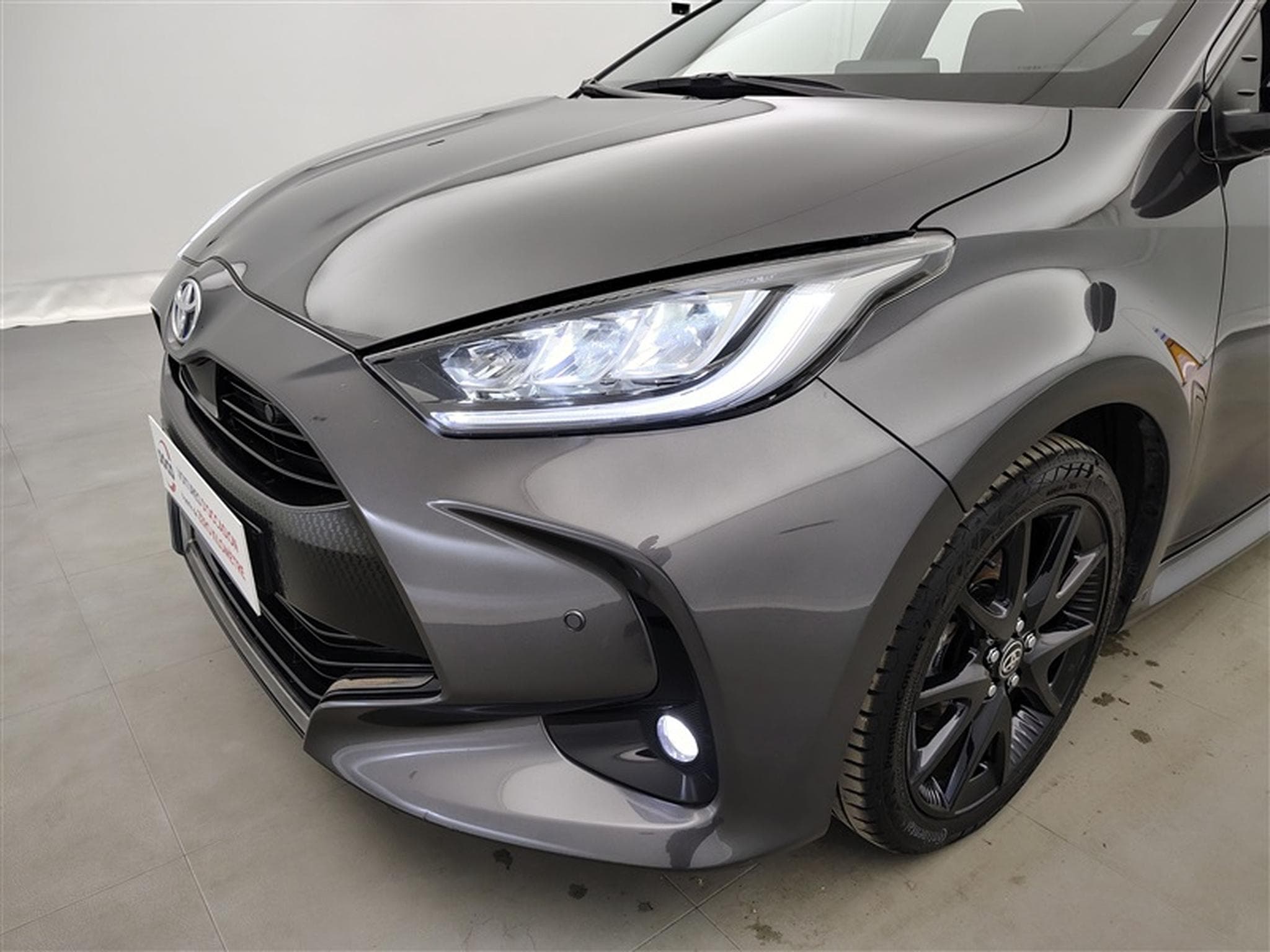 Toyota Yaris 5 portes 1.5 Hybrid e-CVT style (2023) - Photo 15