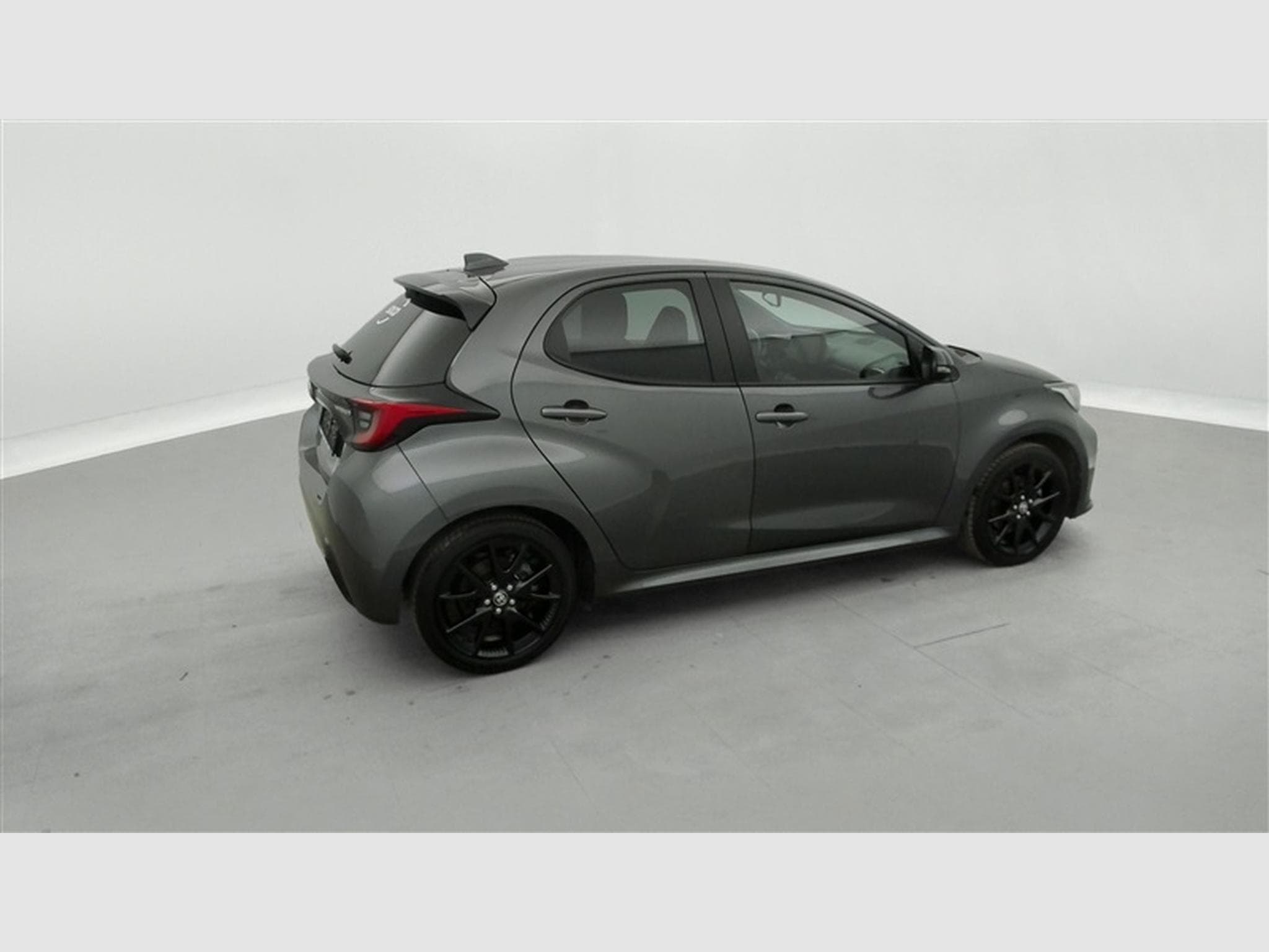 Toyota Yaris 5 portes 1.5 Hybrid e-CVT style (2023) - Photo 24