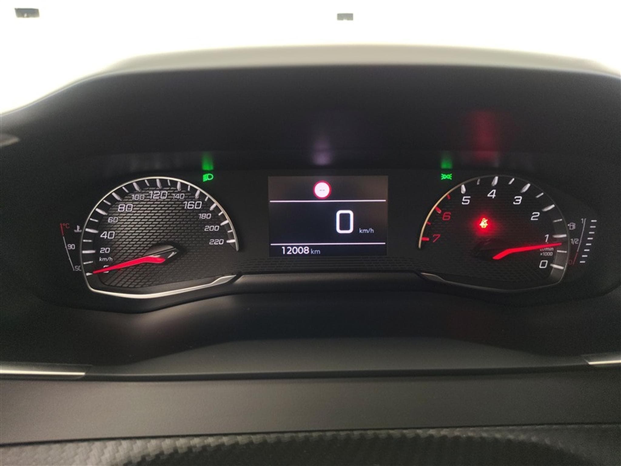 Peugeot 2008 1.2 Turbo Style CARPLAY / FULL LED / PDC AR / JA 16" (2025) - Photo 10