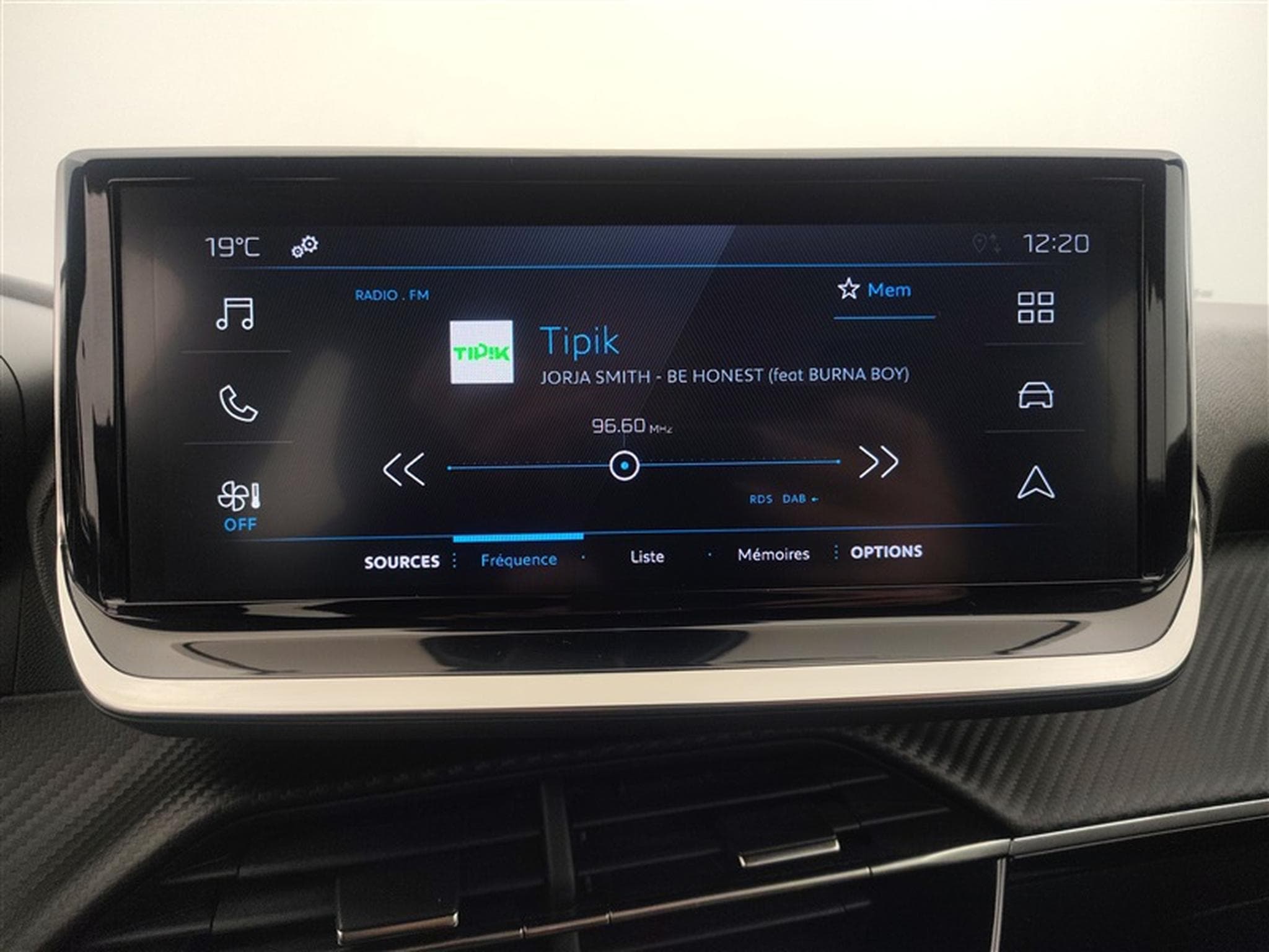 Peugeot 2008 1.2 Turbo Style CARPLAY / FULL LED / PDC AR / JA 16" (2025) - Photo 11