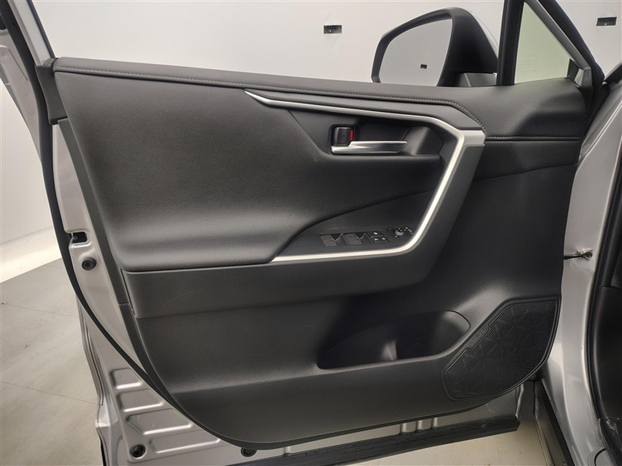Toyota RAV 4 (2022) - Photo 17