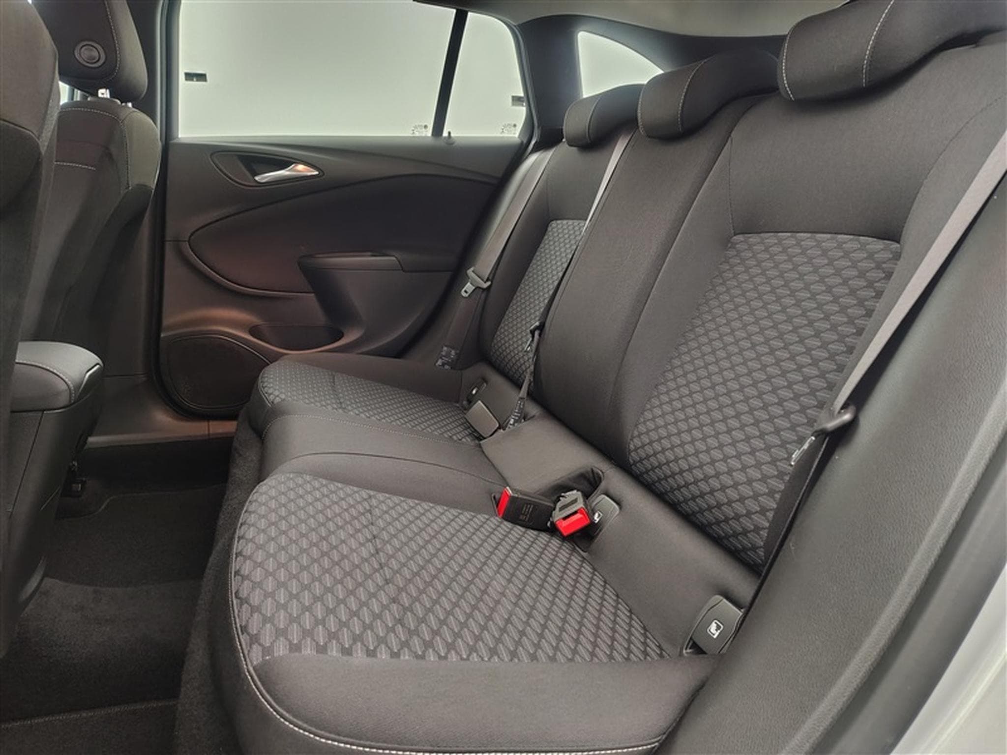 Opel Astra Sports Tourer 1.2 Turbo Edition NAVI/LED/JA/PDC (2021) - Photo 13
