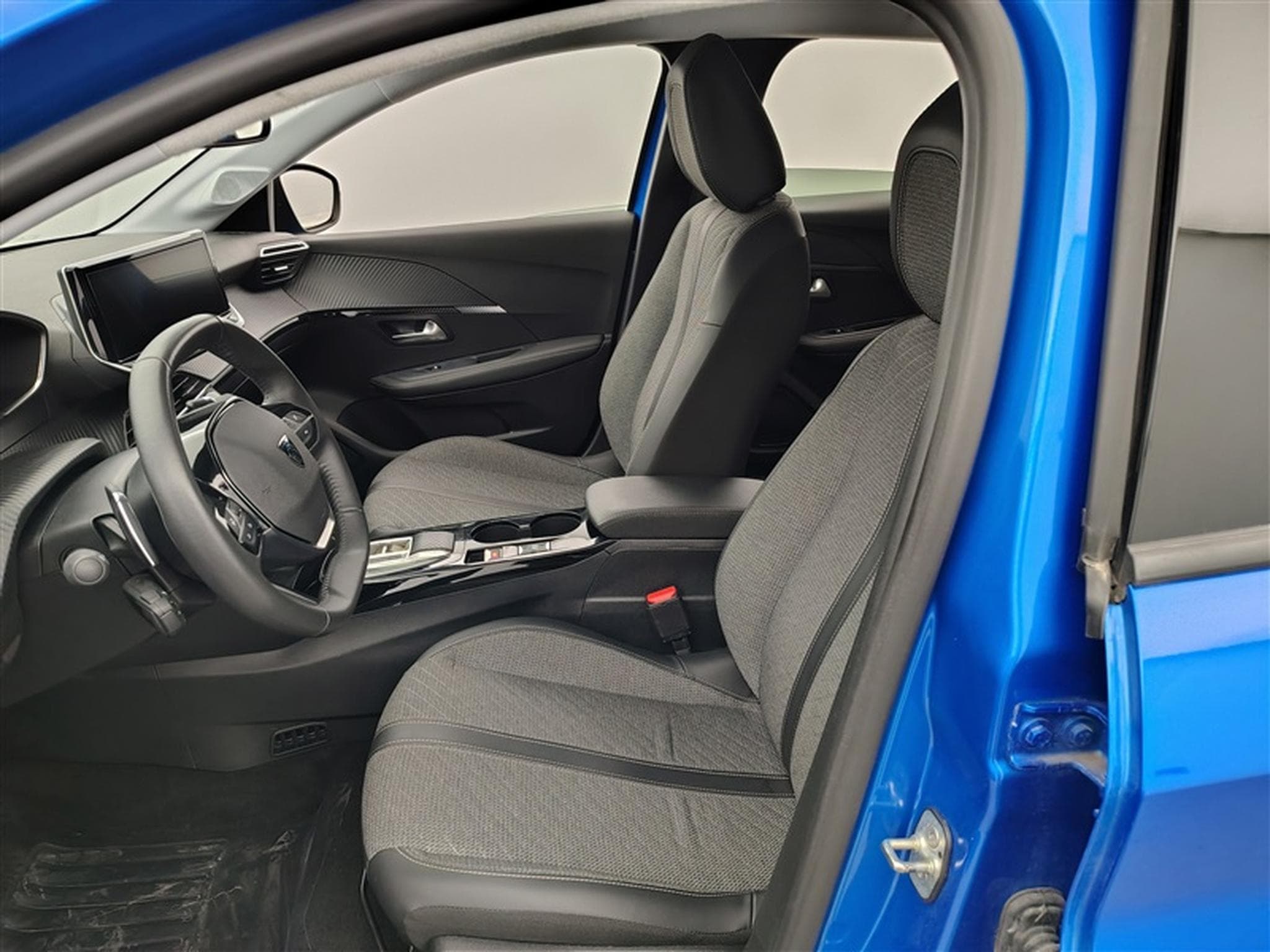 Peugeot 208 1.2 Hybrid 100cv e-DSC6 Allure CARPLAY / FULL LED / S-CUIR (2025) - Photo 7
