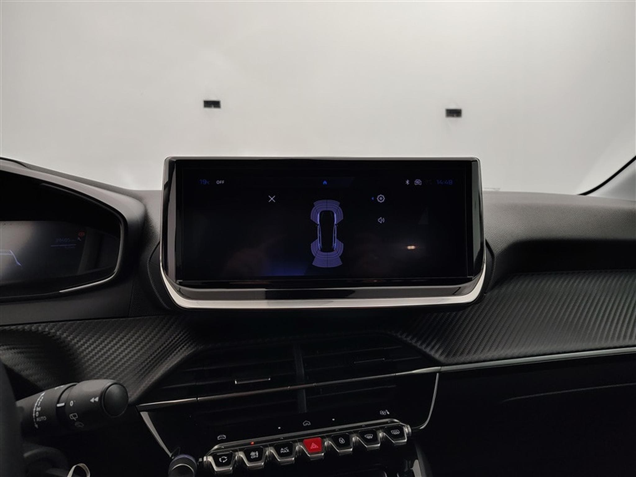 Peugeot 208 1.2 Hybrid 100cv e-DSC6 Allure CARPLAY / FULL LED / S-CUIR (2025) - Photo 17