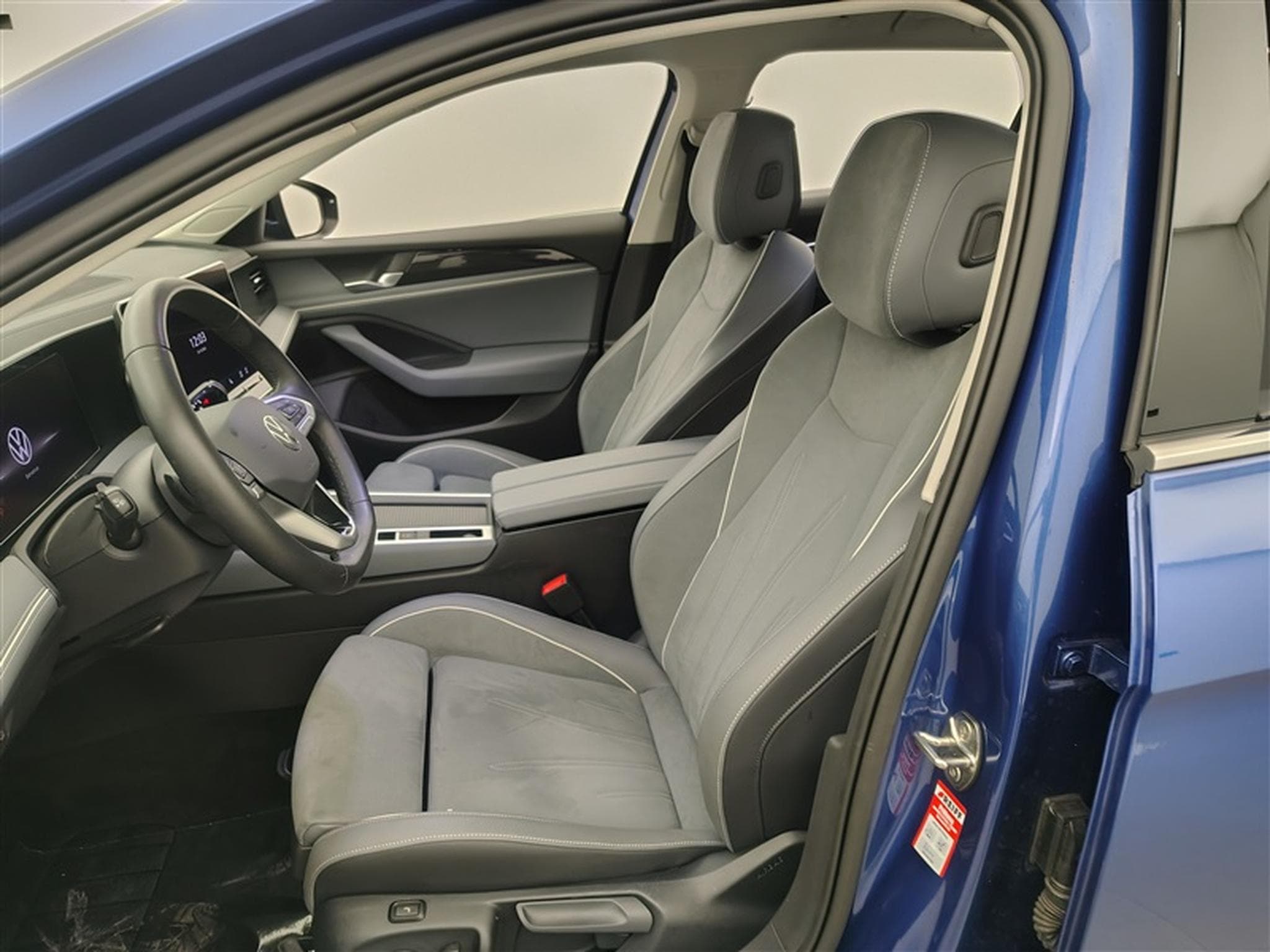 VW Passat 2.0 TDi 150cv DSG Elegance NAVI / FULL LED / CUIR-ALCANTARA (2024) - Photo 7